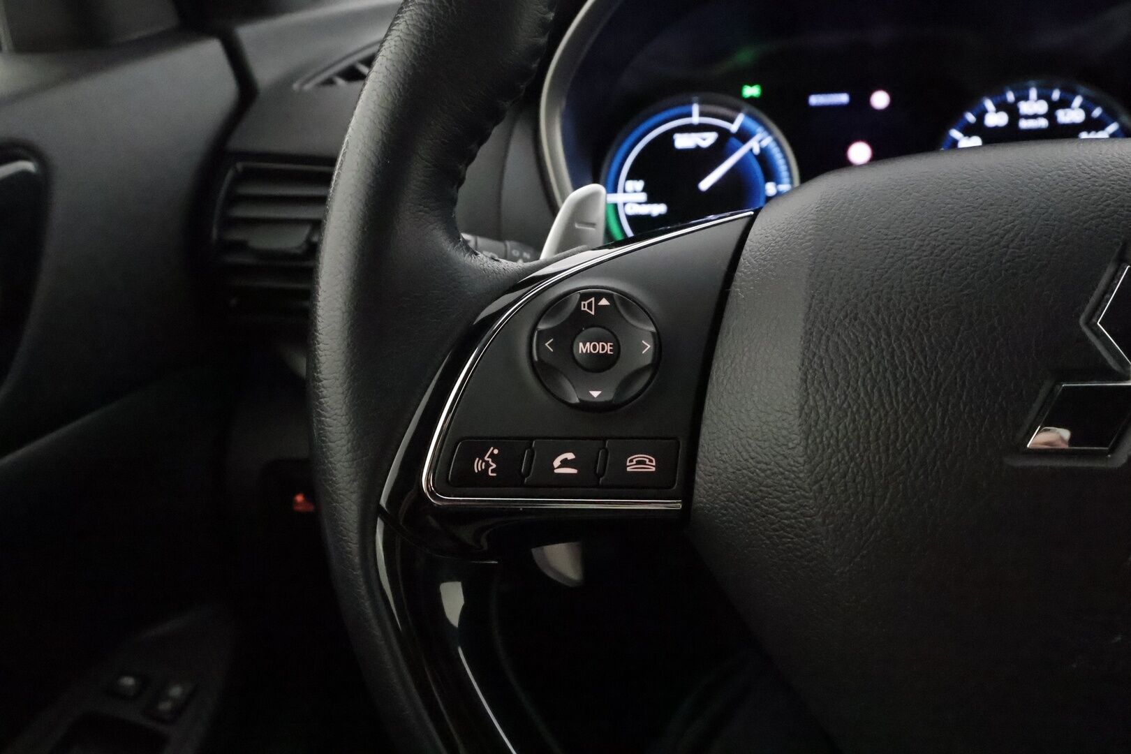 Mitsubishi Eclipse Cross 2022 2.4 PHEV Invite 4WD **1-om Suomi-auto / Merkkihuollettu / P.kamera / Keyless / Kaistavahti / LED valot**