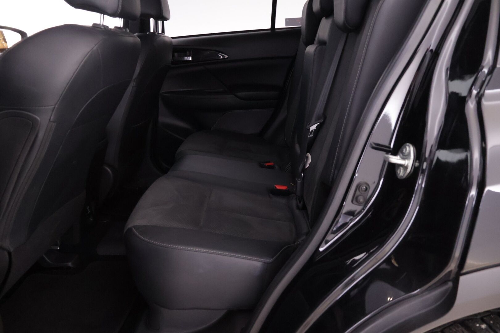 Mitsubishi Eclipse 2022 Mitsubishi Eclipse Cross 2.4 PHEV Inform 4WD *Akkukäyttöinen lisälämmitin / P.Kamera / Koukku / LED* - *Merkkihuollettu / Kaukovaloautomatiikka*