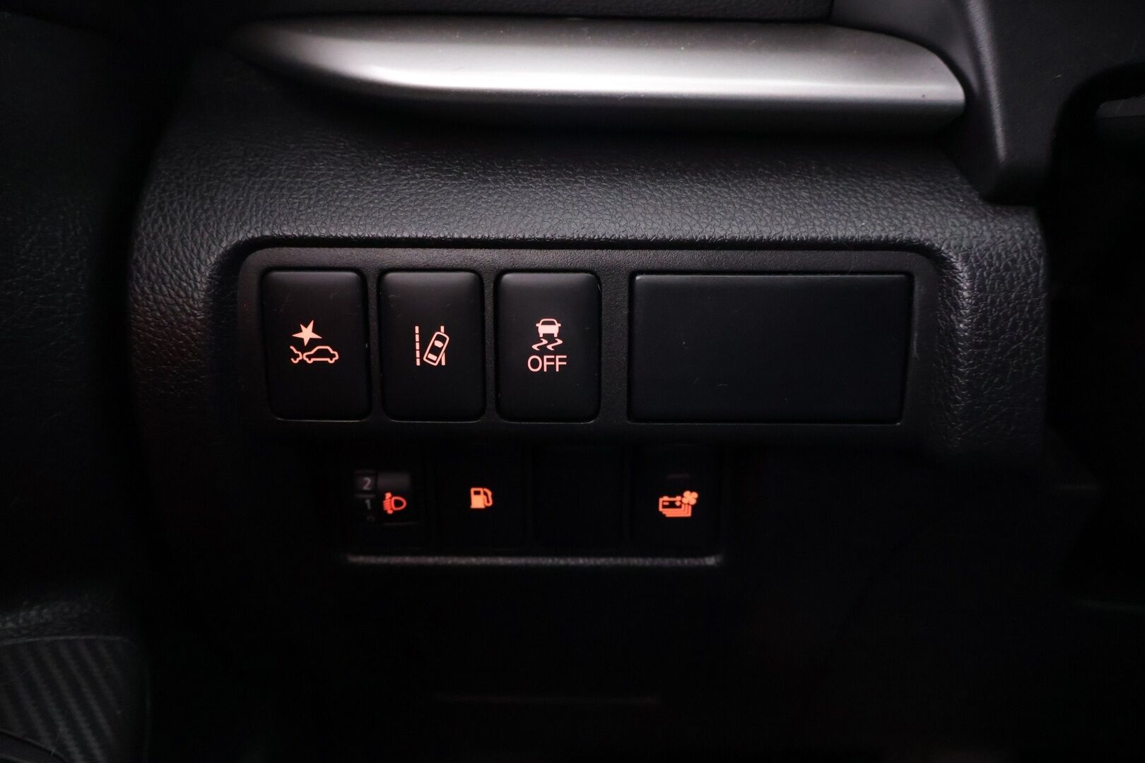 Mitsubishi Eclipse 2022 Mitsubishi Eclipse Cross 2.4 PHEV Inform 4WD *Akkukäyttöinen lisälämmitin / P.Kamera / Koukku / LED* - *Merkkihuollettu / Kaukovaloautomatiikka*