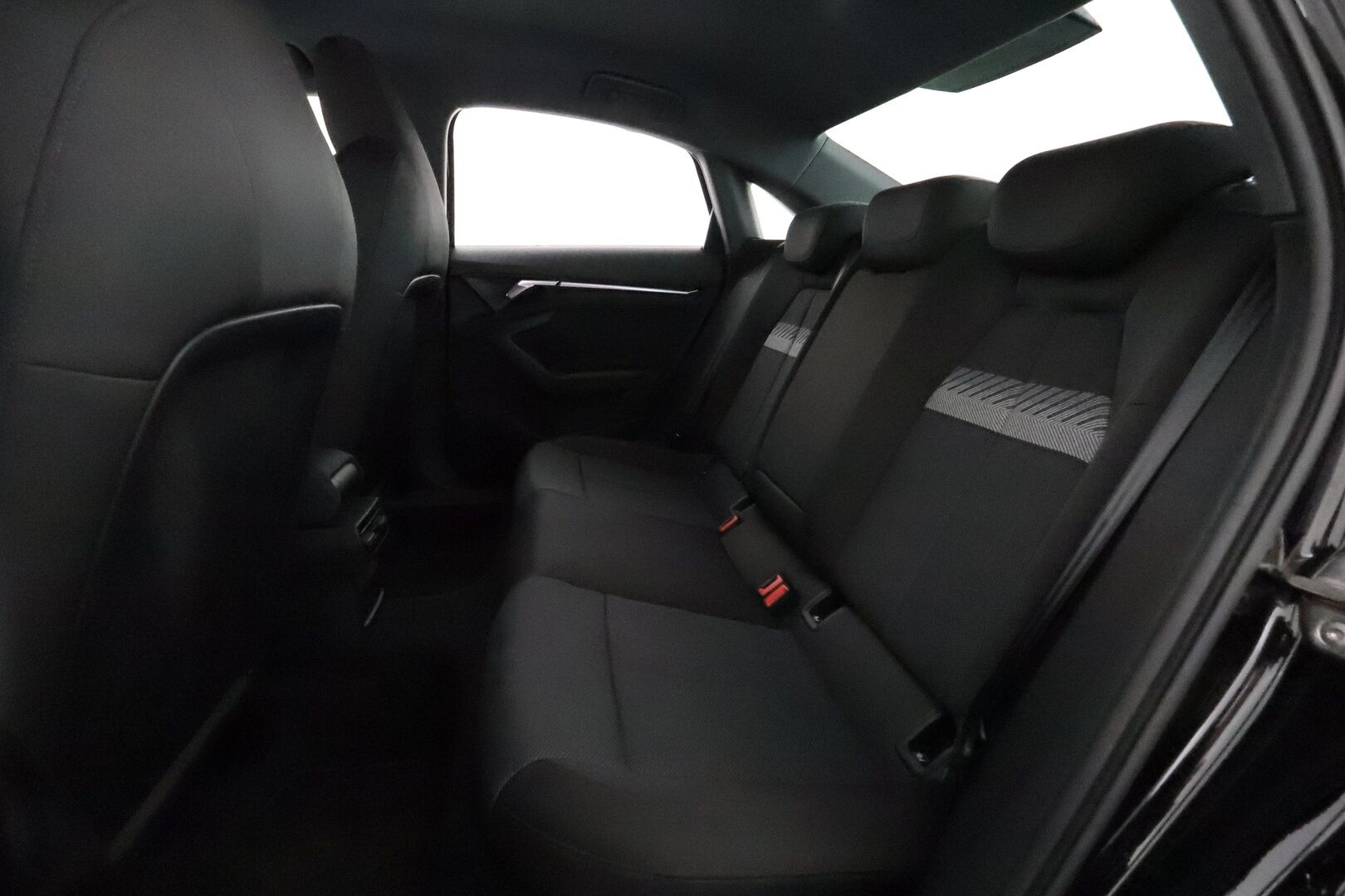 Audi A3 2022 Sedan Business 30 TFSI 81kW MHEV S tronic **Webasto / ACC / LED / P.Tutka / Sporttipenkit / Kaistavahti** - 1-om Suomi-auto / Kovilla varusteilla! - HULLUT JOULUT KORKOTARJOUS 2,49% 