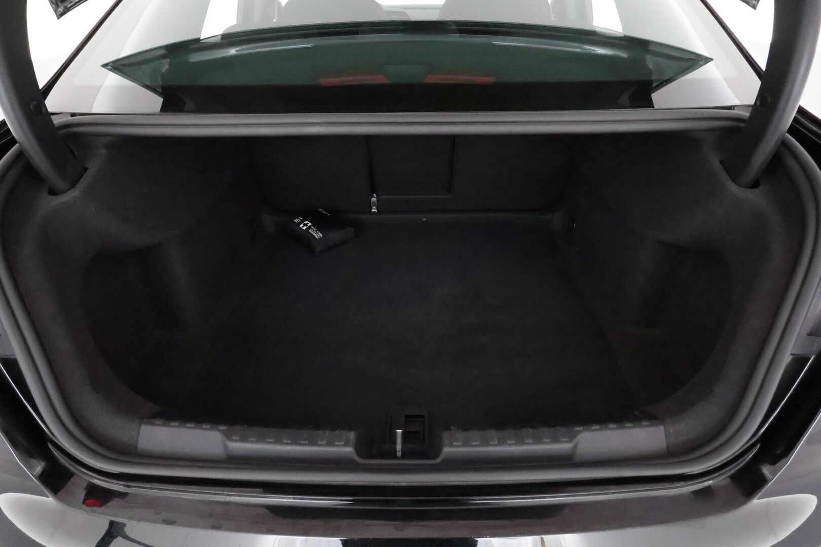 Audi A3 2022 Sedan Business 30 TFSI 81kW MHEV S tronic **Webasto / ACC / LED / P.Tutka / Sporttipenkit / Kaistavahti** - 1-om Suomi-auto / Kovilla varusteilla! - HULLUT JOULUT KORKOTARJOUS 2,49% 