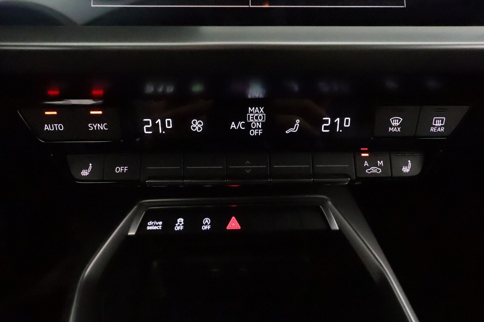 Audi A3 2022 Sedan Business 30 TFSI 81kW MHEV S tronic **Webasto / ACC / LED / P.Tutka / Sporttipenkit / Kaistavahti** - 1-om Suomi-auto / Kovilla varusteilla! - HULLUT JOULUT KORKOTARJOUS 2,49% 