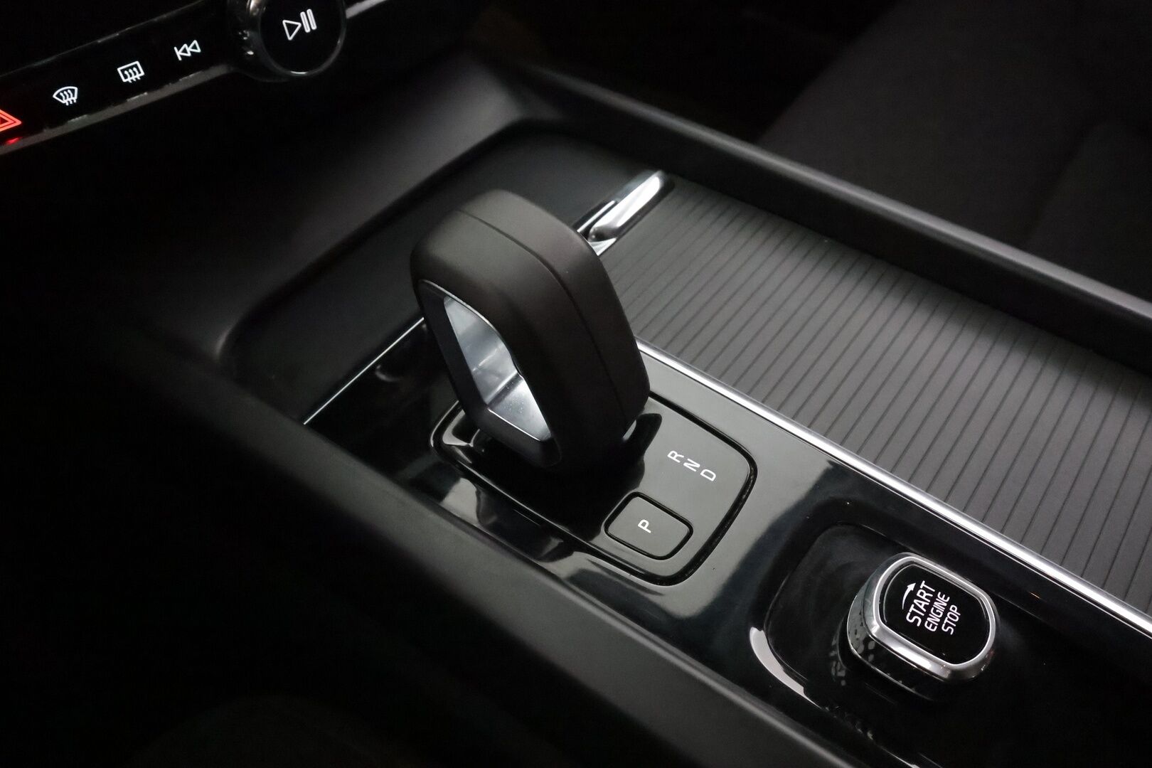 Volvo V60 Cross Country 2022 B4 AWD D-MHEV Business Edition aut * Webasto / Adapt.Vakkari / Koukku / High Perf Audio / P-Kamera / Apple&Android! - 1.Om Suomi-auto / Kahdet Renkaat - HULLUT AVAJAISHULINAT KORKOTARJOUS 3,29 %