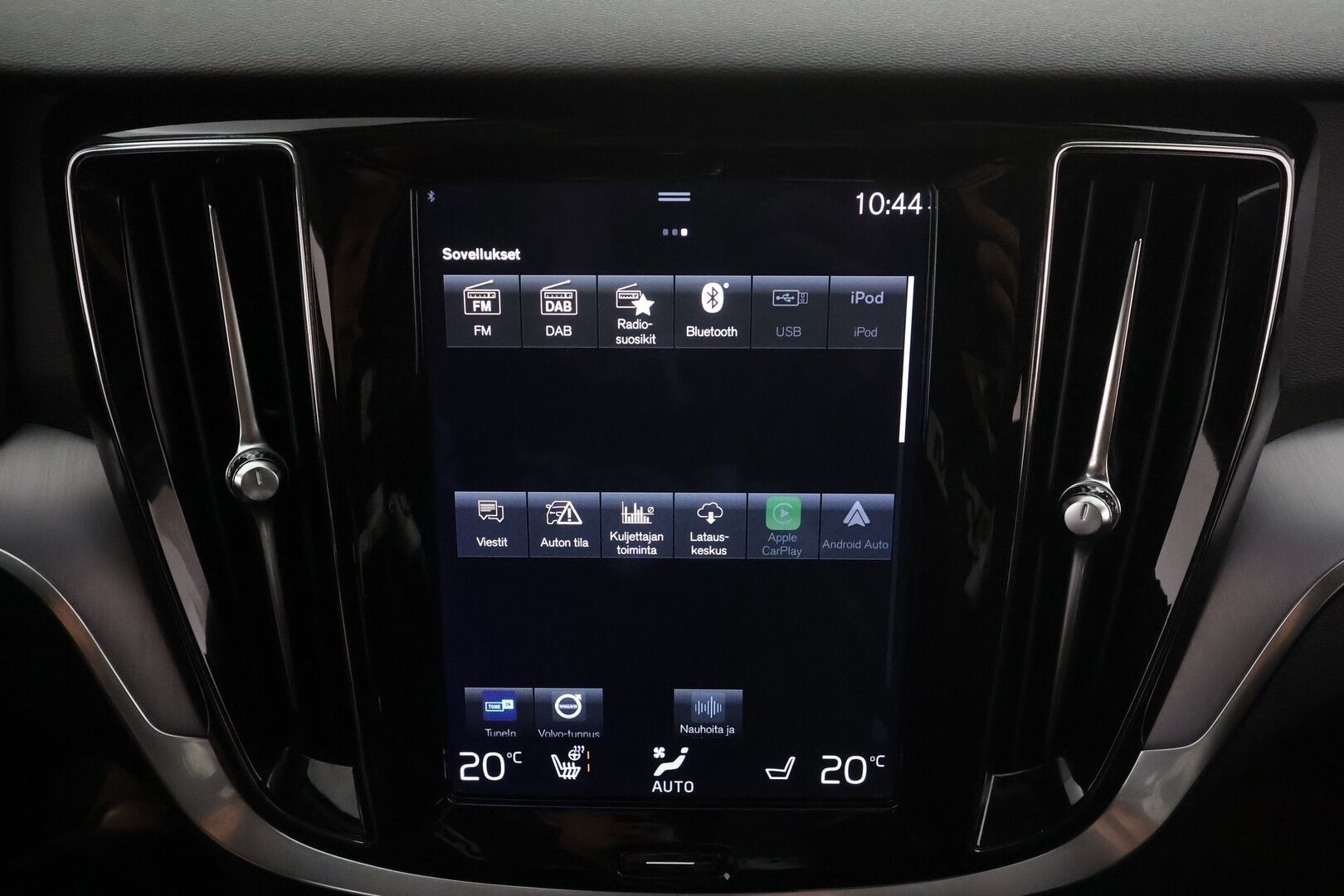 Volvo V60 Cross Country 2022 B4 AWD D-MHEV Business Edition aut * Webasto / Adapt.Vakkari / Koukku / High Perf Audio / P-Kamera / Apple&Android! - 1.Om Suomi-auto / Kahdet Renkaat - HULLUT AVAJAISHULINAT KORKOTARJOUS 3,29 %