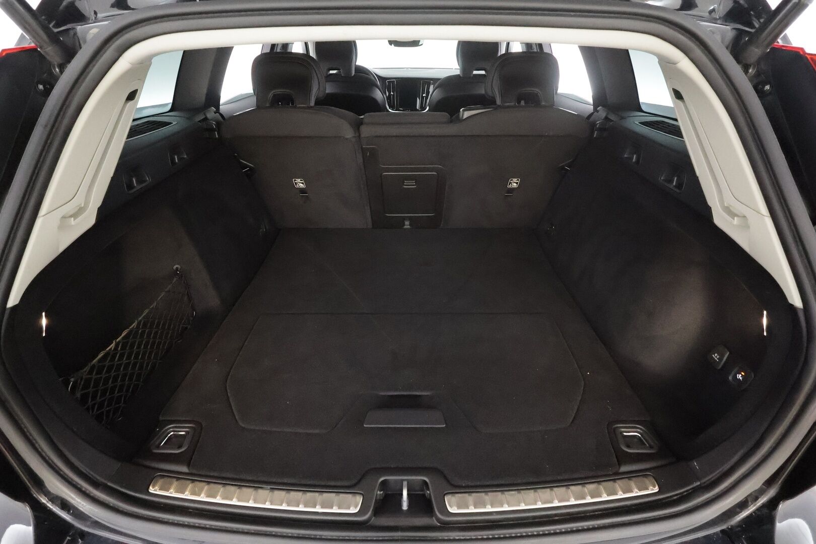 Volvo V60 Cross Country 2022 B4 AWD D-MHEV Business Edition aut * Webasto / Adapt.Vakkari / Koukku / High Perf Audio / P-Kamera / Apple&Android! - 1.Om Suomi-auto / Kahdet Renkaat - HULLUT AVAJAISHULINAT KORKOTARJOUS 3,29 %