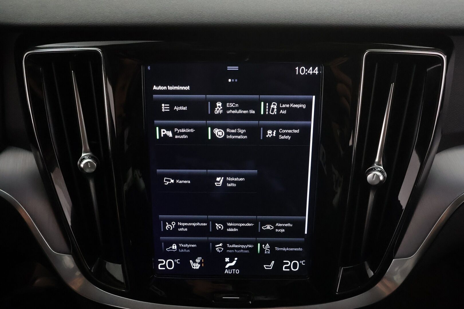Volvo V60 Cross Country 2022 B4 AWD D-MHEV Business Edition aut * Webasto / Adapt.Vakkari / Koukku / High Perf Audio / P-Kamera / Apple&Android! - 1.Om Suomi-auto / Kahdet Renkaat - HULLUT AVAJAISHULINAT KORKOTARJOUS 3,29 %
