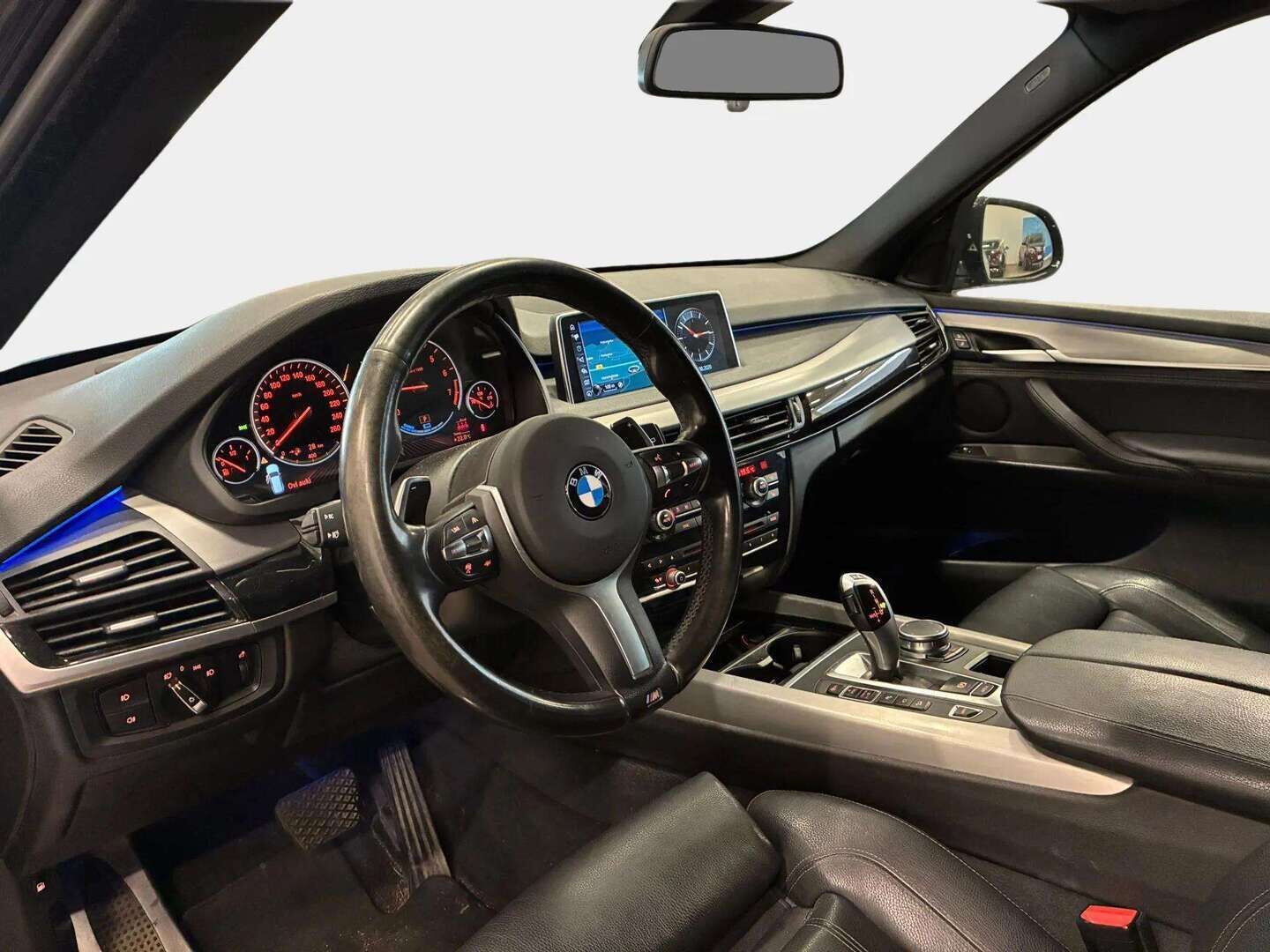 BMW X5 2017 F15 xDrive40e A M-Sport - YritysOutlet - Myydään vain yrityksille - * YritysOutlet - Myydään vain yrityksille* SOH 86,7% | HUD | ACC | 360° | Digimittaristo | Comfort Muistinahat | HiFi | Koukku | Merkkihuollettu | Adapt. M -alusta | 2X Renkaat & Vanteet |