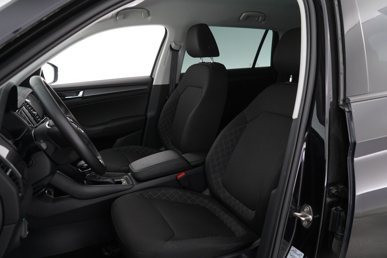 Skoda Kodiaq 2022 2.0 TDI 150 Active DSG Aut. - Suomen edullisin FACELIFT / 1-om. Suomi-auto / Webasto / Koukku / Vakkari / Tutkat / LED-valot / Apple&Android / 2x renkaat