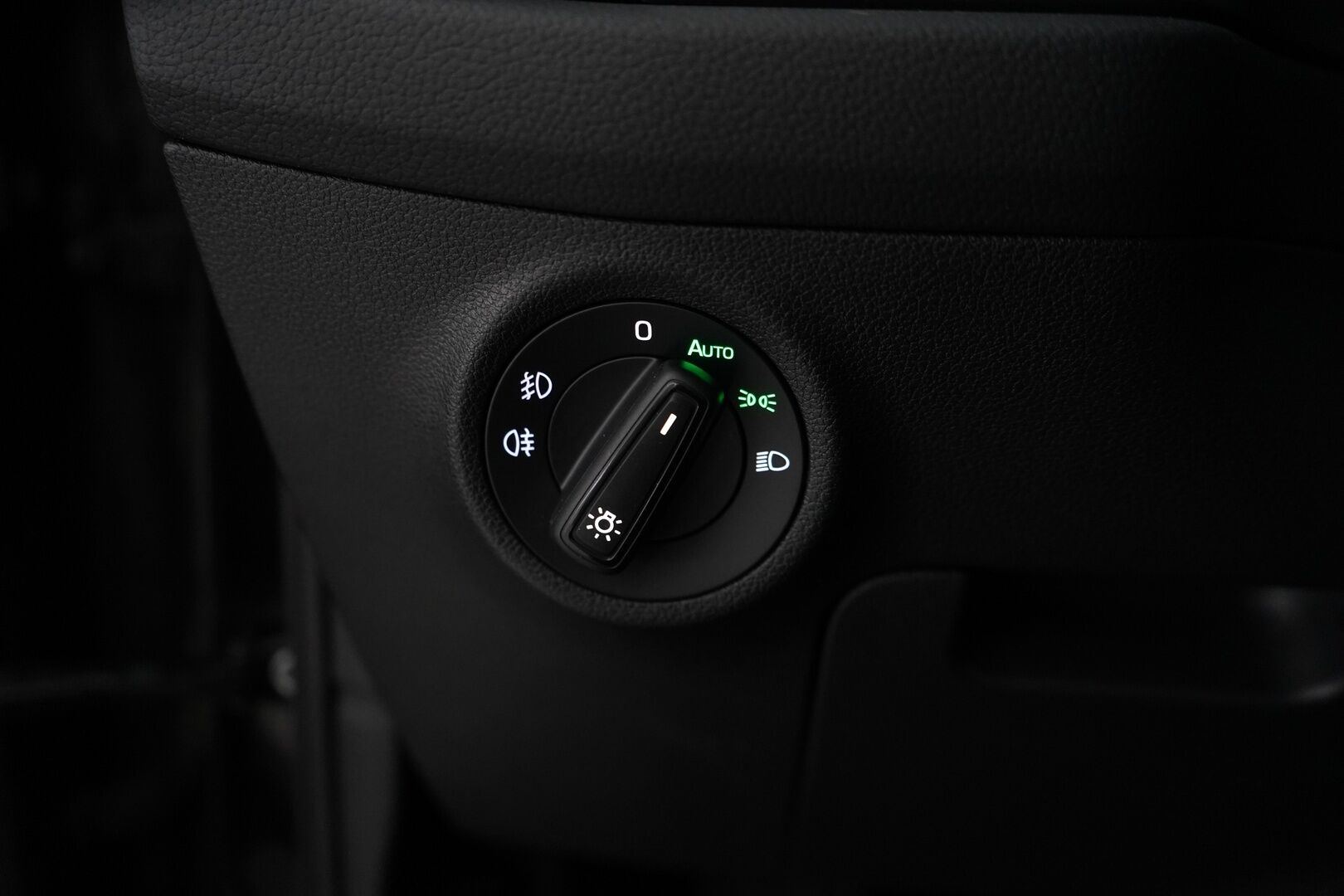 Skoda Kodiaq 2022 2.0 TDI 150 Active DSG Aut. - Suomen edullisin FACELIFT / 1-om. Suomi-auto / Webasto / Koukku / Vakkari / Tutkat / LED-valot / Apple&Android / 2x renkaat