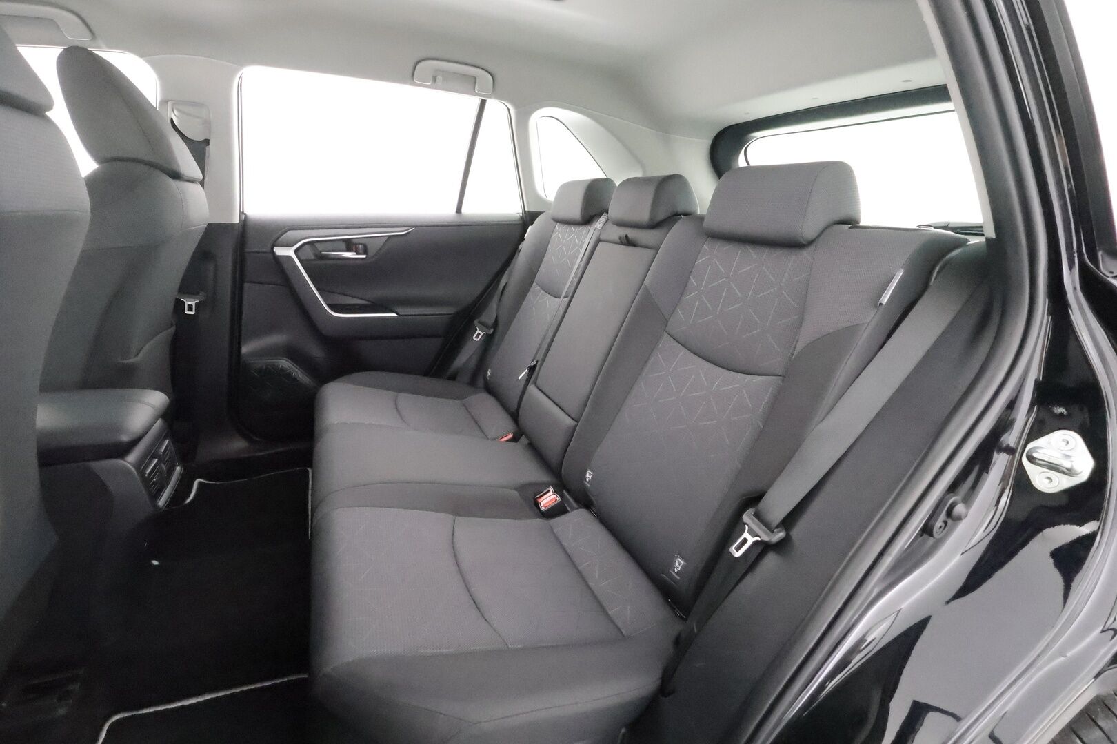 Toyota RAV4 2022 2,5 Hybrid Plus Edition - | 1-om suomiauto | Webasto | ACC | P.kamera ja tutkat | Navi | LED | LTA | Keyless | Lämm. ratti | Lämm. tuulilasi | Merkkihuollot | 2x renkaat aluin |