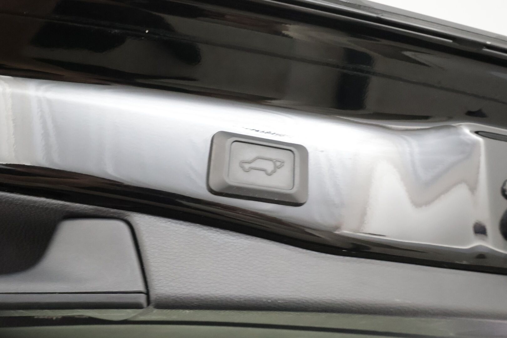 Toyota RAV4 2022 2,5 Hybrid Plus Edition - | 1-om suomiauto | Webasto | ACC | P.kamera ja tutkat | Navi | LED | LTA | Keyless | Lämm. ratti | Lämm. tuulilasi | Merkkihuollot | 2x renkaat aluin |