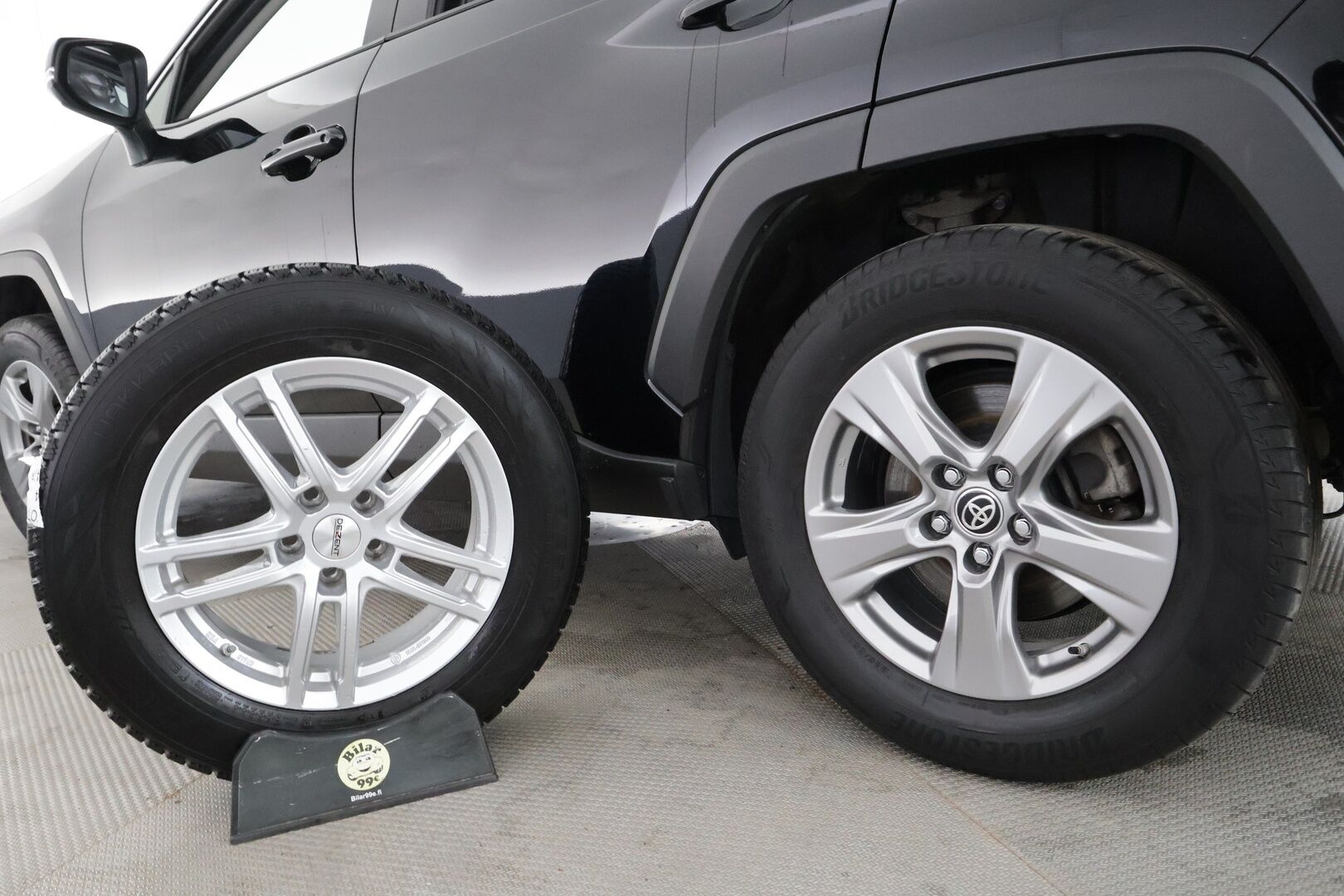 Toyota RAV4 2022 2,5 Hybrid Plus Edition - | 1-om suomiauto | Webasto | ACC | P.kamera ja tutkat | Navi | LED | LTA | Keyless | Lämm. ratti | Lämm. tuulilasi | Merkkihuollot | 2x renkaat aluin |