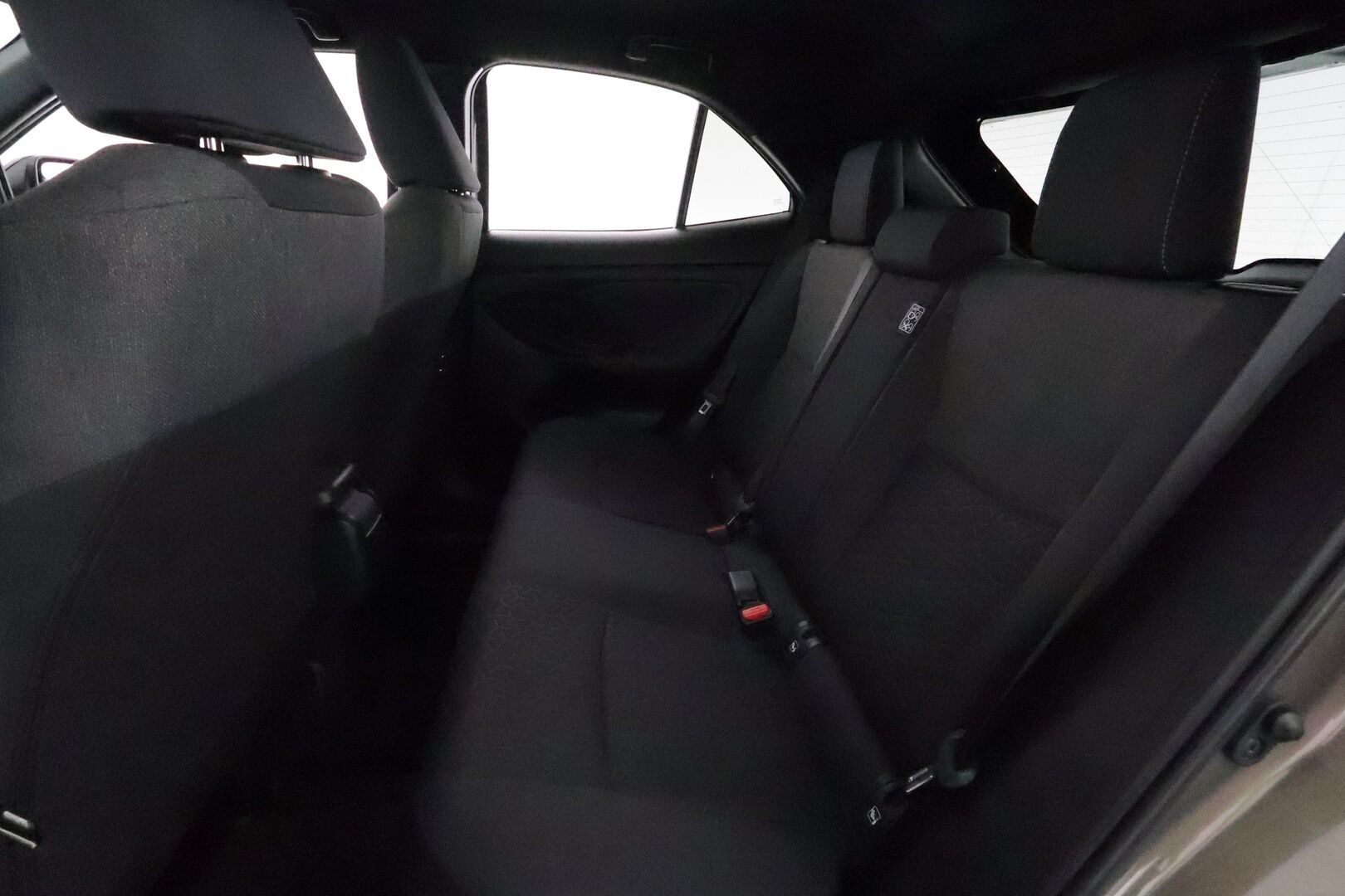 Toyota Yaris Cross 2022 1,5 Hybrid AWD-i Intense *ACC / P.kamera / Navi / LED / KeylessGo / Apple&Android* - Suomi-auto / Kahdet renkaat aluvanteilla / Merkkihuollettu