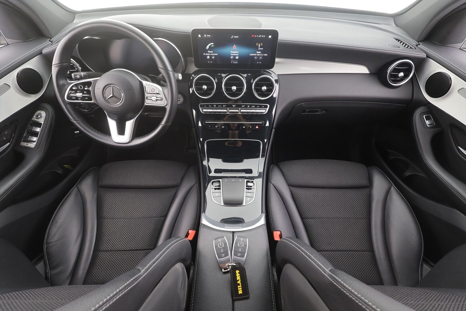 Mercedes-Benz GLC 2022 300 e 4MATIC A Business Coupé - | Koukku | Digimittaristo | Sporttipenkit | Puolinahat | P.kamera | Ambient | LED | Apple & Android | 2x renkaat aluin | 1-om suomiauto | ALV | 