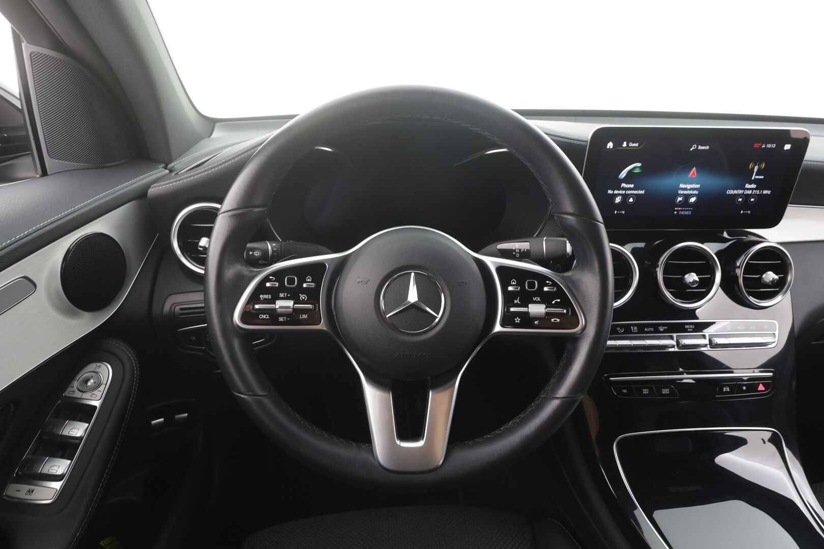 Mercedes-Benz GLC 2022 300 e 4MATIC A Business Coupé - | Koukku | Digimittaristo | Sporttipenkit | Puolinahat | P.kamera | Ambient | LED | Apple & Android | 2x renkaat aluin | 1-om suomiauto | ALV | 