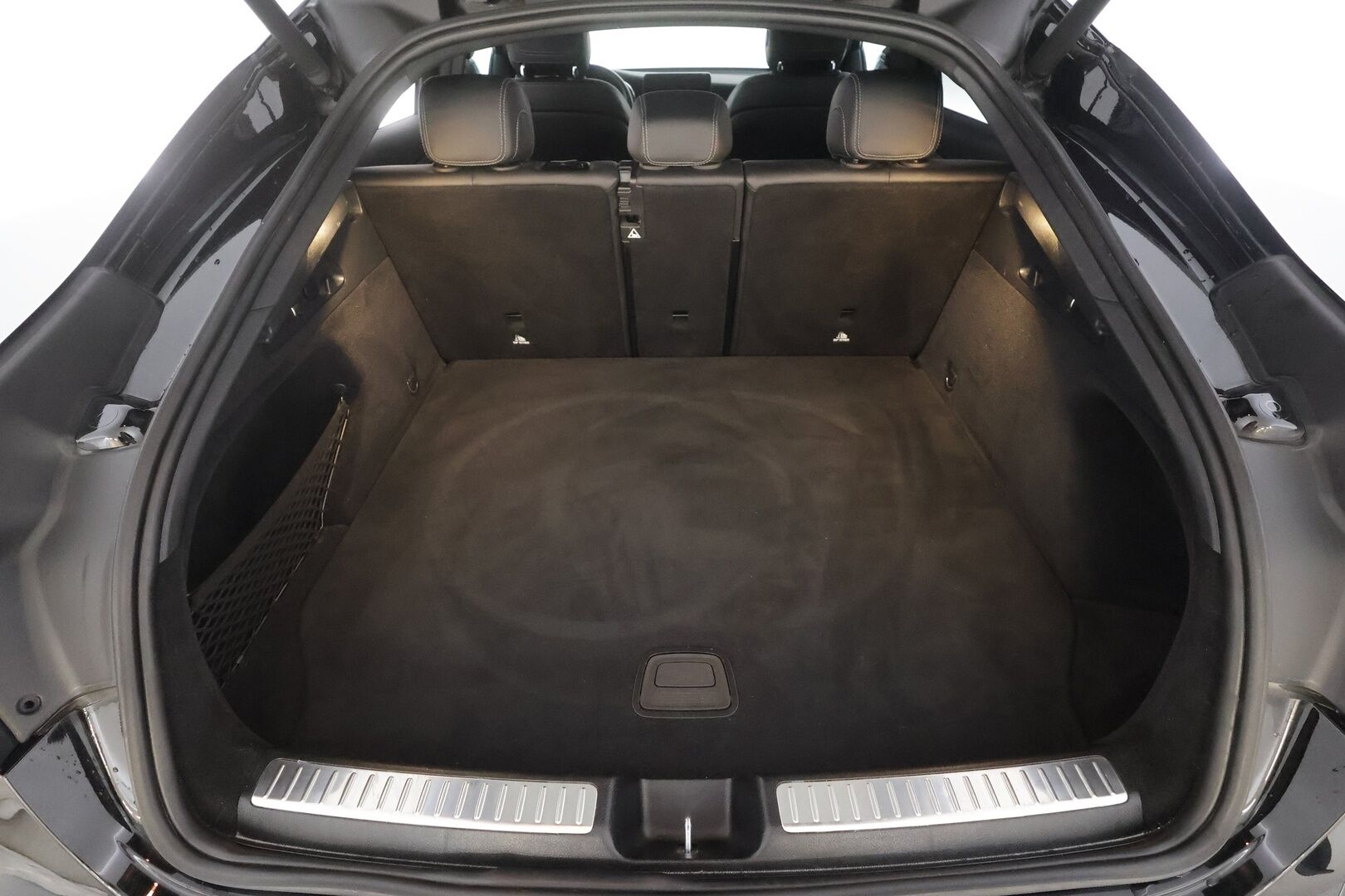 Mercedes-Benz GLC 2022 300 e 4MATIC A Business Coupé - | Koukku | Digimittaristo | Sporttipenkit | Puolinahat | P.kamera | Ambient | LED | Apple & Android | 2x renkaat aluin | 1-om suomiauto | ALV | 