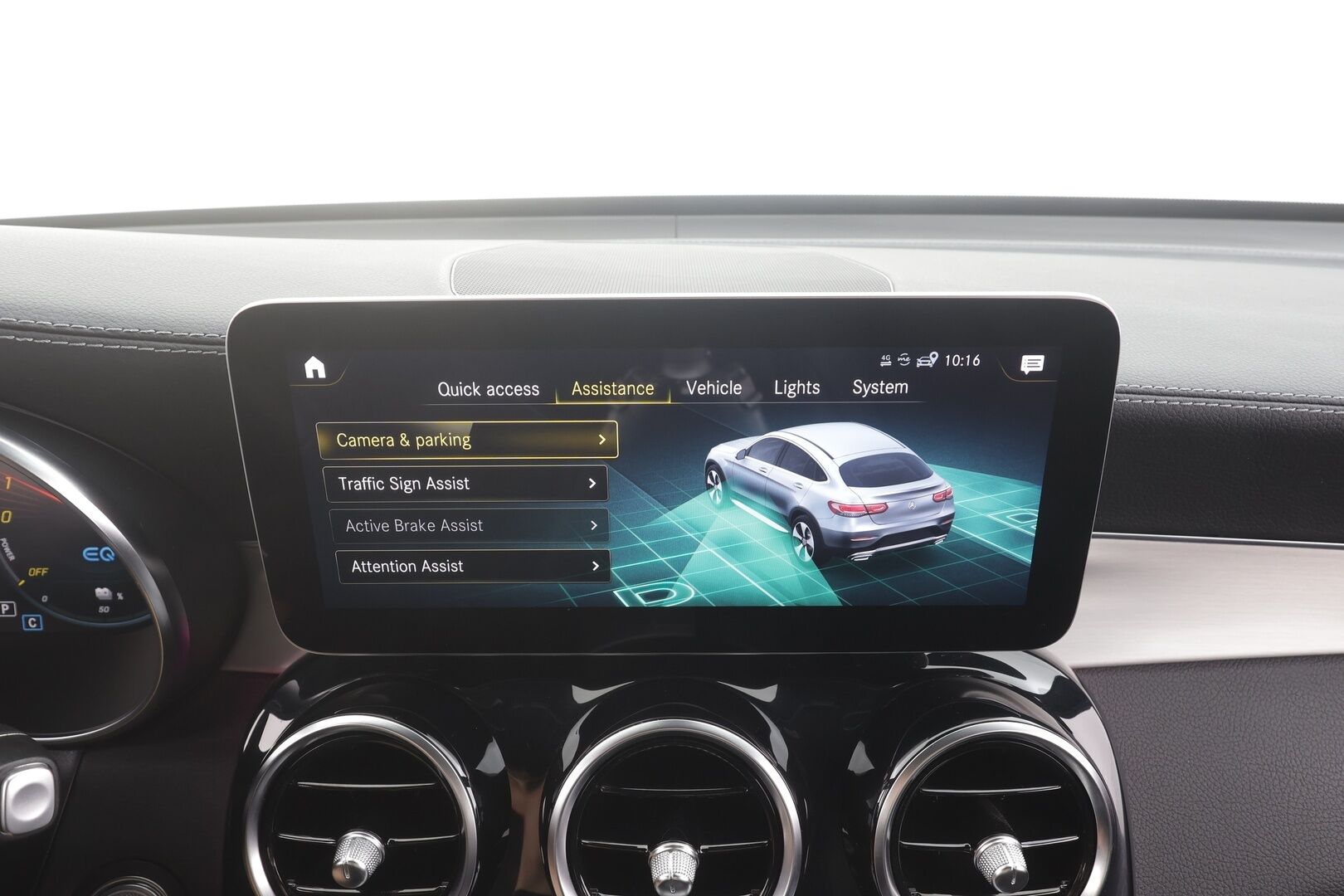 Mercedes-Benz GLC 2022 300 e 4MATIC A Business Coupé - | Koukku | Digimittaristo | Sporttipenkit | Puolinahat | P.kamera | Ambient | LED | Apple & Android | 2x renkaat aluin | 1-om suomiauto | ALV | 