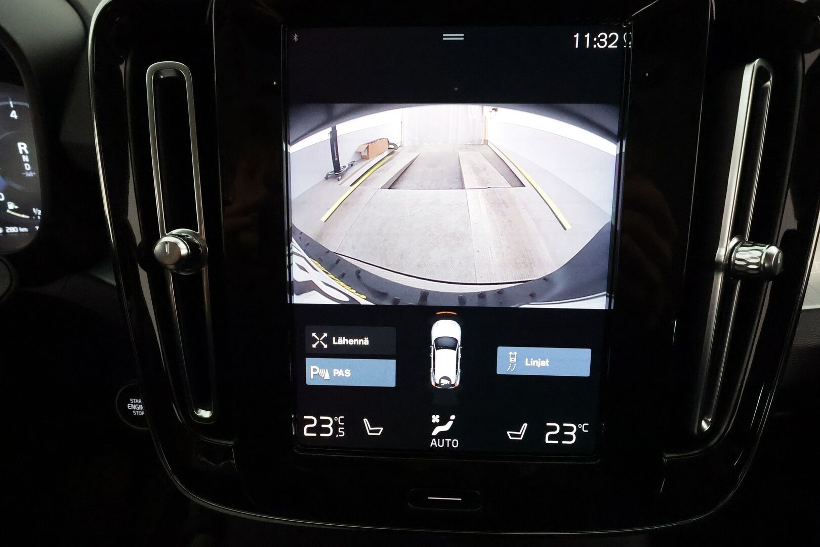 Volvo XC40 2022 T2 Business Edition aut *ACC / Webasto / P.kamera / LED / Navi / KeylessGo / Sähköluukku* - Suomi-auto / Kahdet renkaat aluvanteilla / Merkkihuollettu