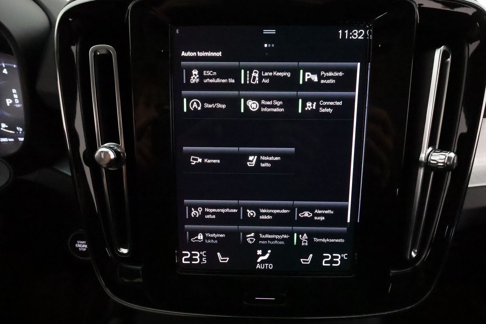 Volvo XC40 2022 T2 Business Edition aut *ACC / Webasto / P.kamera / LED / Navi / KeylessGo / Sähköluukku* - Suomi-auto / Kahdet renkaat aluvanteilla / Merkkihuollettu