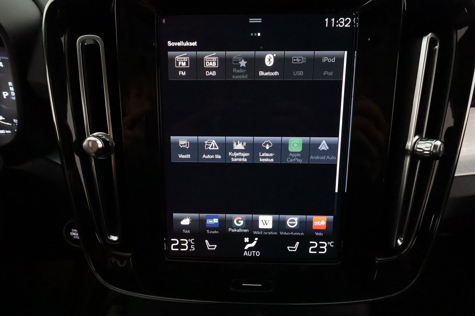 Volvo XC40 2022 T2 Business Edition aut *ACC / Webasto / P.kamera / LED / Navi / KeylessGo / Sähköluukku* - Suomi-auto / Kahdet renkaat aluvanteilla / Merkkihuollettu