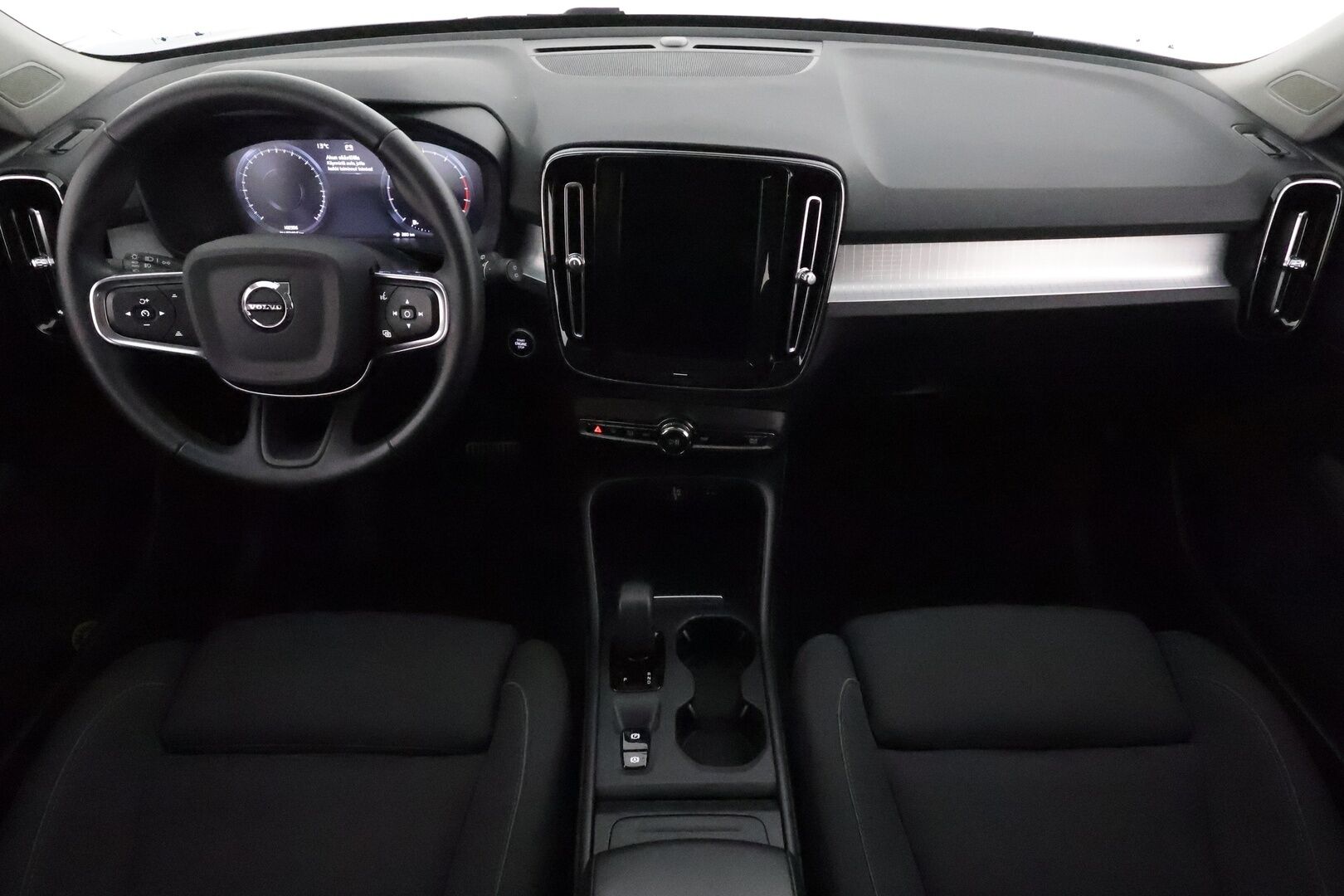 Volvo XC40 2022 T2 Business Edition aut *ACC / Webasto / P.kamera / LED / Navi / KeylessGo / Sähköluukku* - Suomi-auto / Kahdet renkaat aluvanteilla / Merkkihuollettu