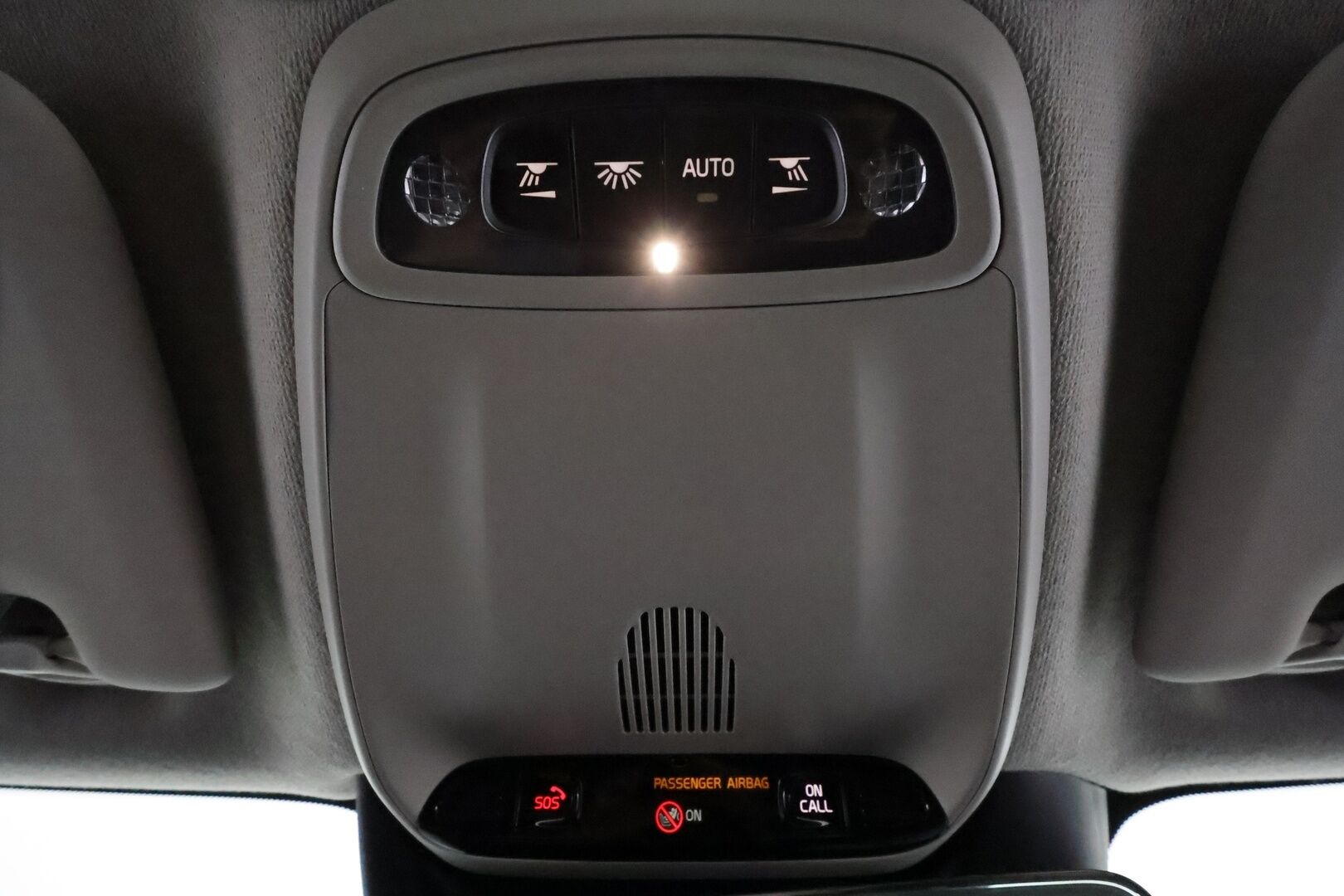 Volvo XC40 2022 T2 Business Edition aut *ACC / Webasto / P.kamera / LED / Navi / KeylessGo / Sähköluukku* - Suomi-auto / Kahdet renkaat aluvanteilla / Merkkihuollettu