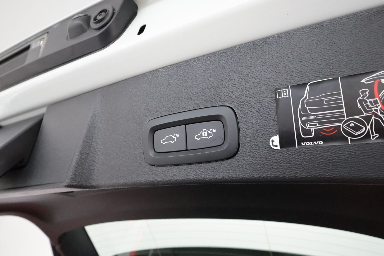 Volvo XC40 2022 T2 Business Edition aut *ACC / Webasto / P.kamera / LED / Navi / KeylessGo / Sähköluukku* - Suomi-auto / Kahdet renkaat aluvanteilla / Merkkihuollettu