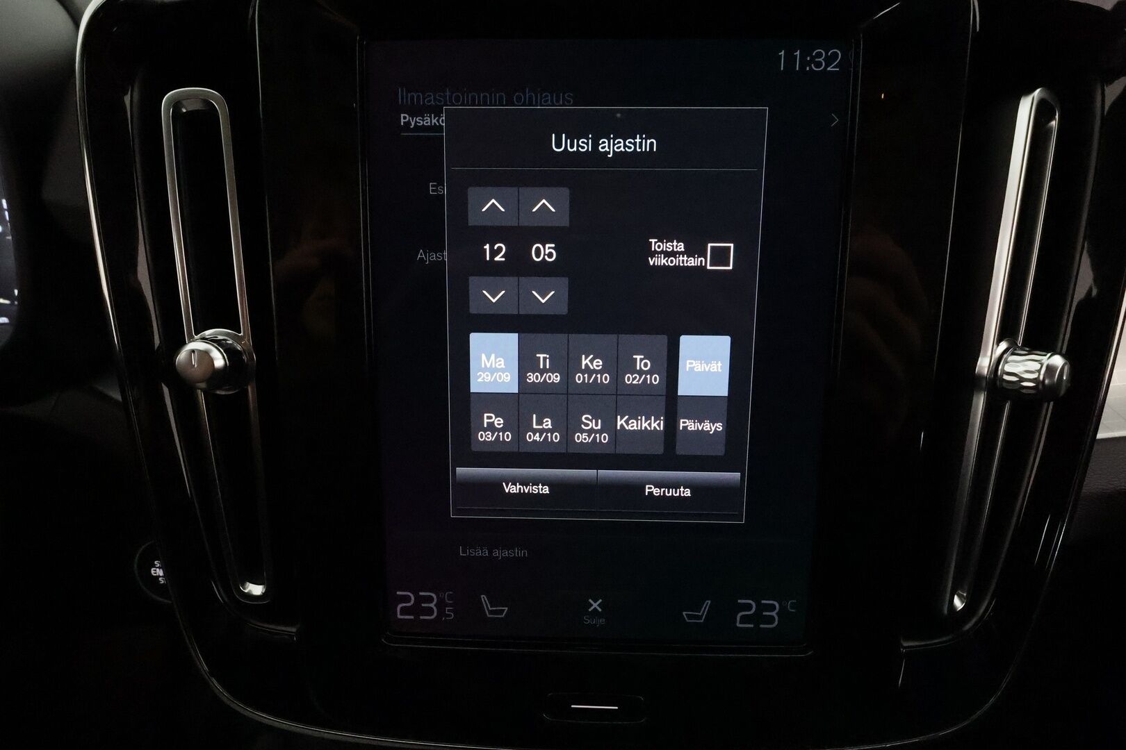 Volvo XC40 2022 T2 Business Edition aut *ACC / Webasto / P.kamera / LED / Navi / KeylessGo / Sähköluukku* - Suomi-auto / Kahdet renkaat aluvanteilla / Merkkihuollettu