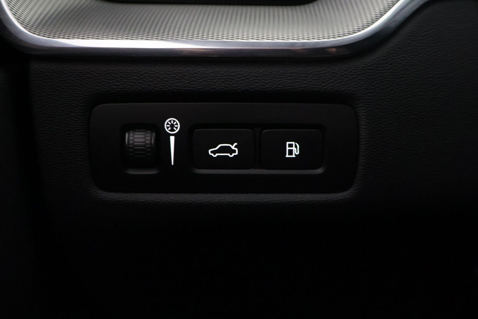 Volvo XC60 2022 T8 AWD Long Range High Performance R-Design Edition aut *Suomi-auto / ACC / Pilot Assist / Panorama / P.kamera / H&K-äänentoisto / VOC / Vetokoukku* - *2x Renkaat & Vanteet / Merkkiliikkeen huoltohistoria / 2x Latauskaapelit / Erad-öljyt vaihdettu*