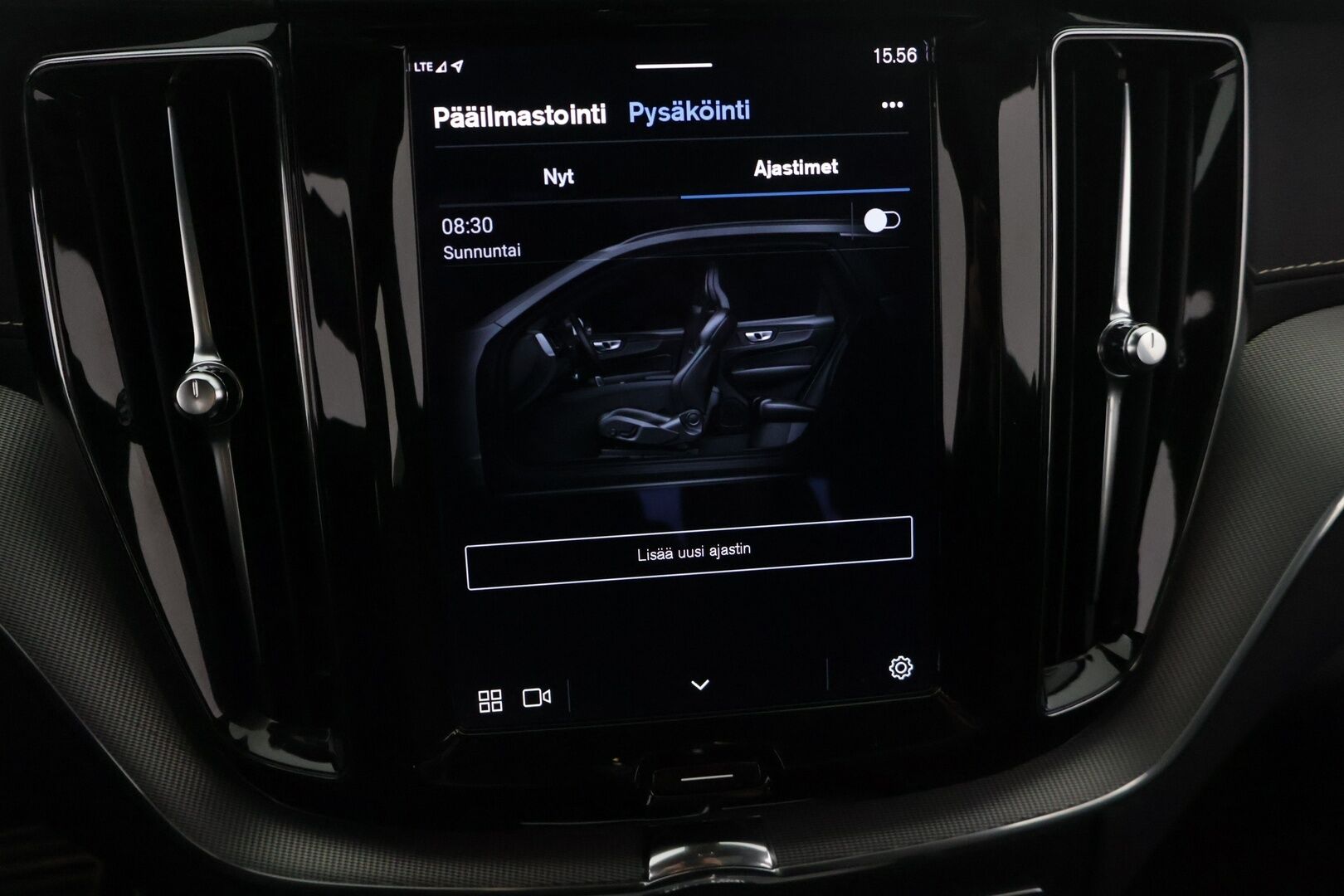 Volvo XC60 2022 T8 AWD Long Range High Performance R-Design Edition aut *Suomi-auto / ACC / Pilot Assist / Panorama / P.kamera / H&K-äänentoisto / VOC / Vetokoukku* - *2x Renkaat & Vanteet / Merkkiliikkeen huoltohistoria / 2x Latauskaapelit / Erad-öljyt vaihdettu*