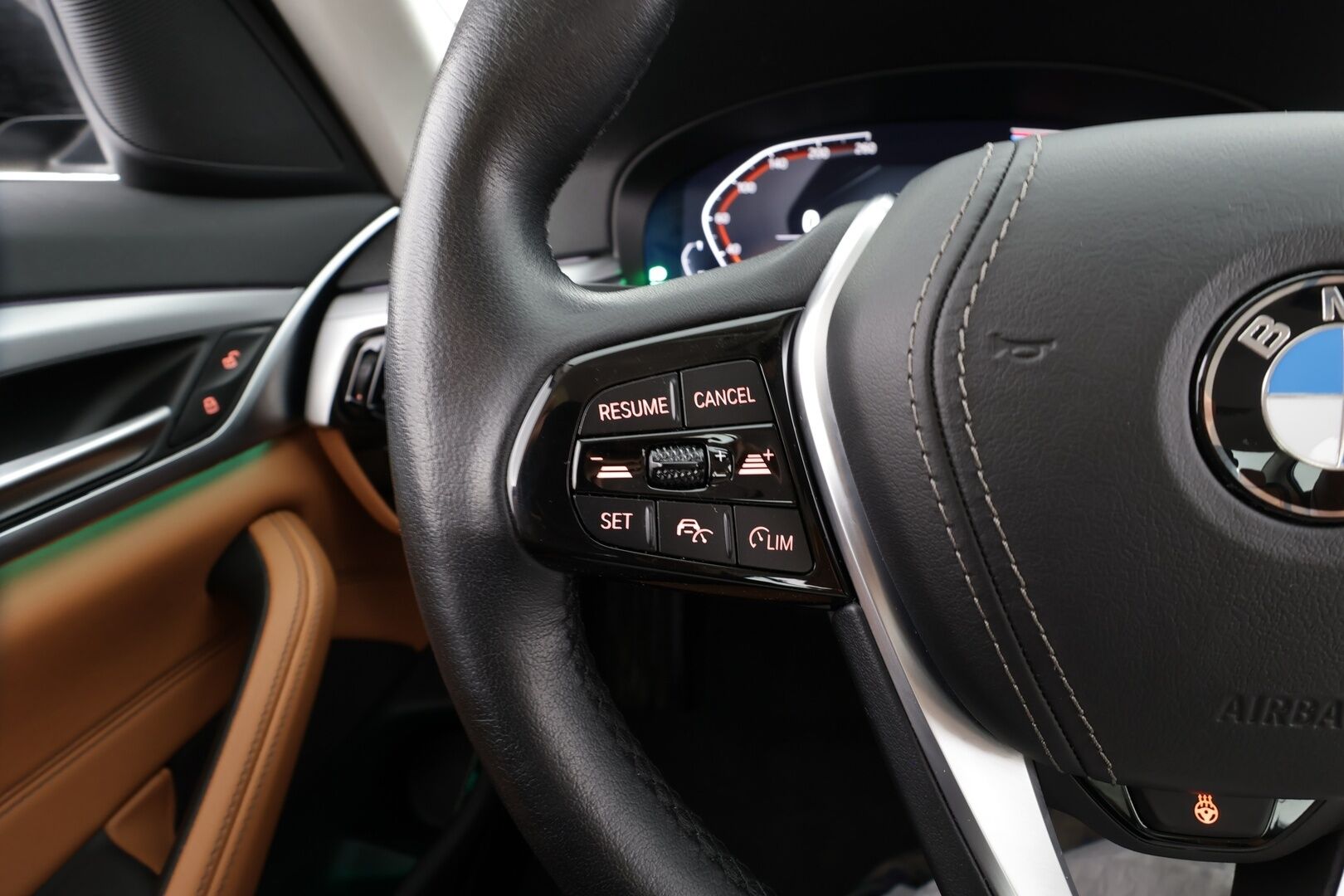 BMW 520 2022 G30 Sedan 520d A xDrive MHEV * HiFi / Webasto / Koukku / ACC / LED / P.kamera / Sporttinahat / Navi / Comfort Access * - 1-om Suomi-auto / Kahdet renkaat / Merkkihuollettu!