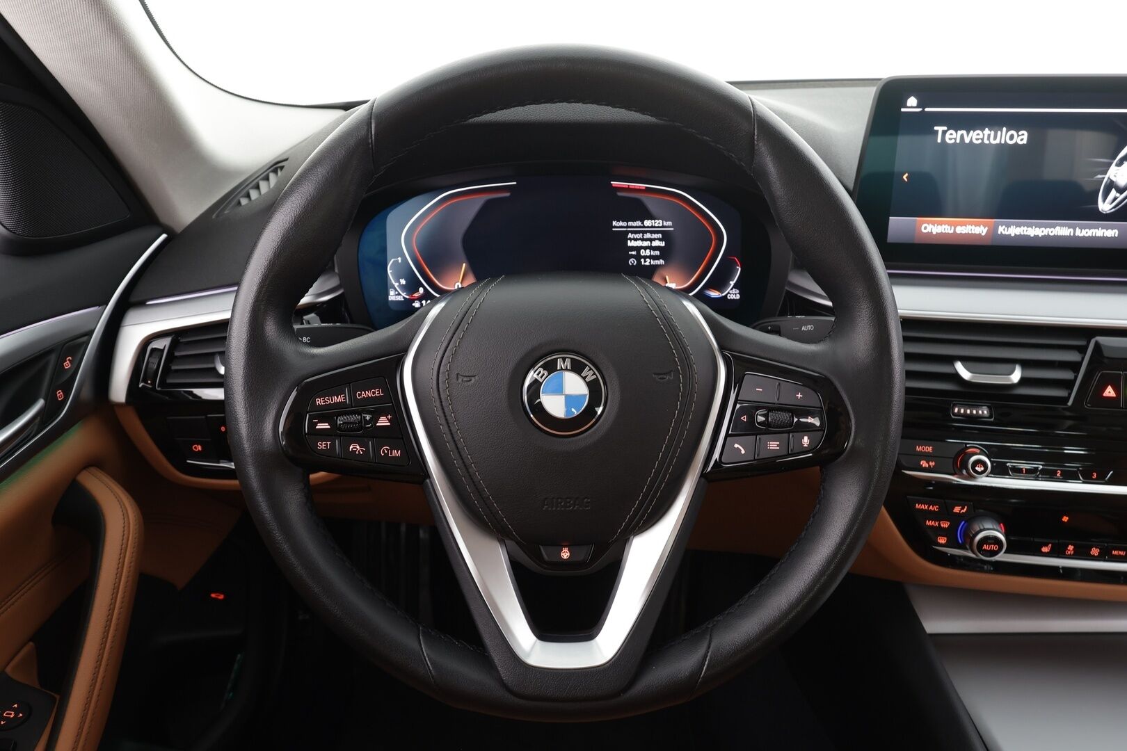 BMW 520 2022 G30 Sedan 520d A xDrive MHEV * HiFi / Webasto / Koukku / ACC / LED / P.kamera / Sporttinahat / Navi / Comfort Access * - 1-om Suomi-auto / Kahdet renkaat / Merkkihuollettu!