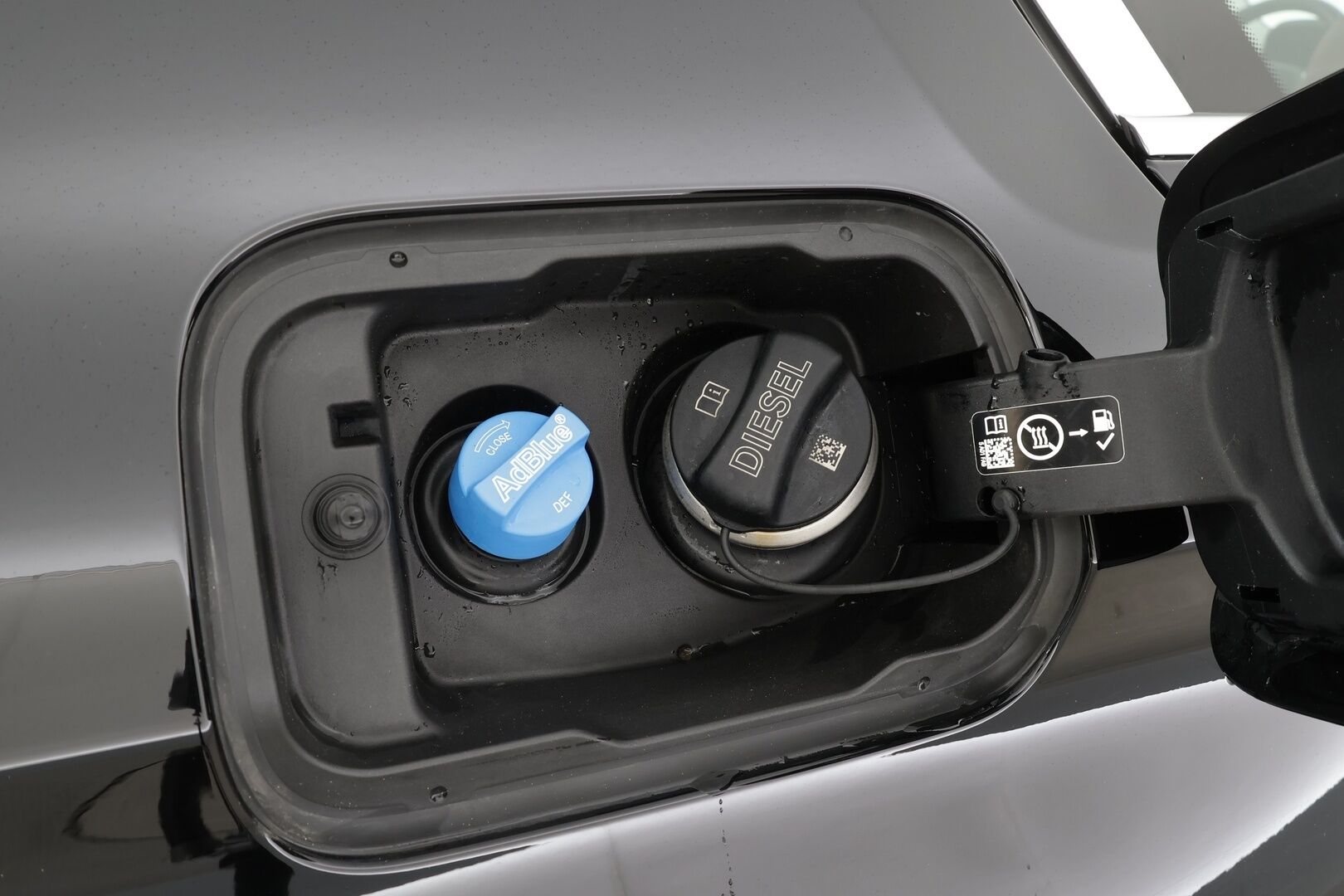 BMW 520 2022 G30 Sedan 520d A xDrive MHEV * HiFi / Webasto / Koukku / ACC / LED / P.kamera / Sporttinahat / Navi / Comfort Access * - 1-om Suomi-auto / Kahdet renkaat / Merkkihuollettu!