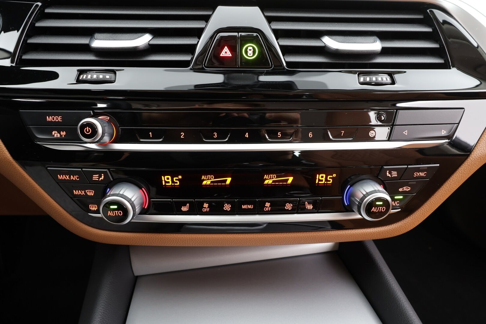 BMW 520 2022 G30 Sedan 520d A xDrive MHEV * HiFi / Webasto / Koukku / ACC / LED / P.kamera / Sporttinahat / Navi / Comfort Access * - 1-om Suomi-auto / Kahdet renkaat / Merkkihuollettu!