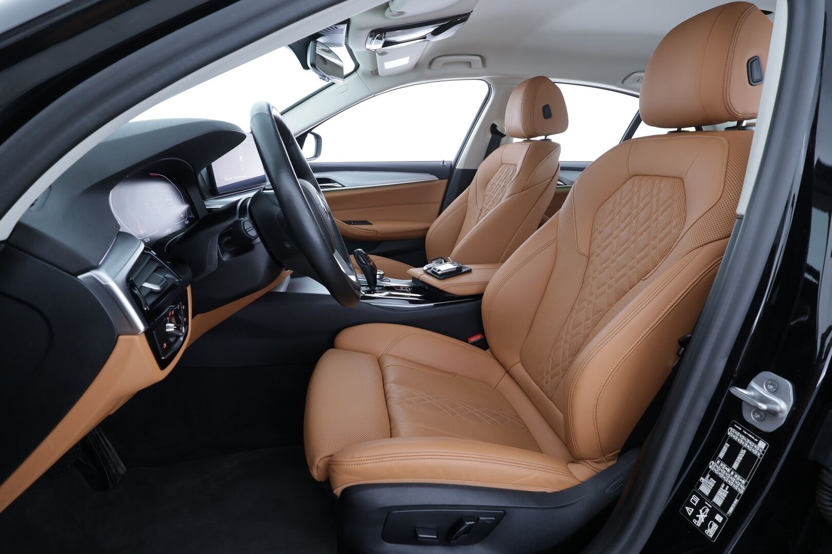 BMW 520 2022 G30 Sedan 520d A xDrive MHEV * HiFi / Webasto / Koukku / ACC / LED / P.kamera / Sporttinahat / Navi / Comfort Access * - 1-om Suomi-auto / Kahdet renkaat / Merkkihuollettu!