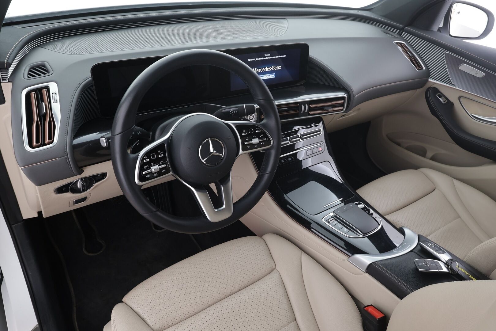 Mercedes-Benz EQC 2022 400 4MATIC Business AMG * Distronic+ / Multibeam-LED / Koukku / Lisälämmitin / Osasähköt / SporttiNahat * - Suomi-auto / Kahdet Renkaat
