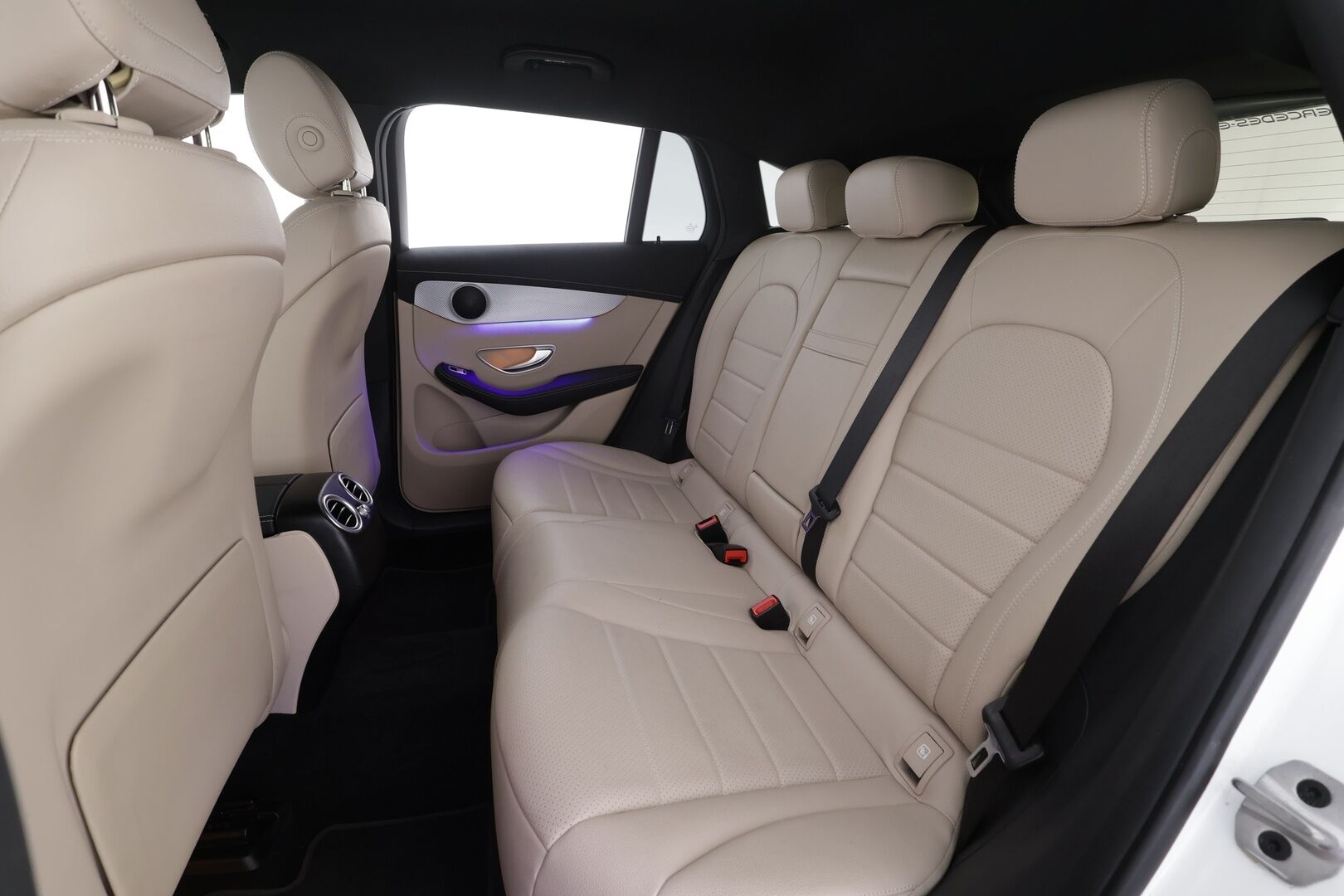 Mercedes-Benz EQC 2022 400 4MATIC Business AMG * Distronic+ / Multibeam-LED / KeyLess / Koukku / Lisälämmitin / Osasähköt / SporttiNahat * - Suomi-auto / Kahdet Renkaat / Akku kuntotarkastettu! 