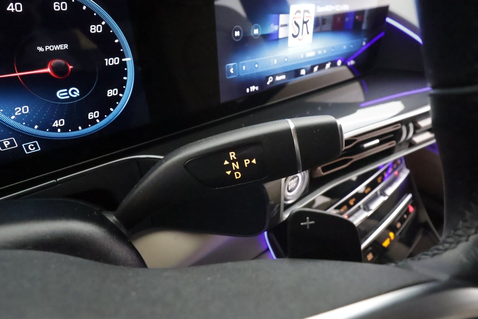 Mercedes-Benz EQC 2022 400 4MATIC Business AMG * Distronic+ / Multibeam-LED / KeyLess / Koukku / Lisälämmitin / Osasähköt / SporttiNahat * - Suomi-auto / Kahdet Renkaat / Akku kuntotarkastettu! 