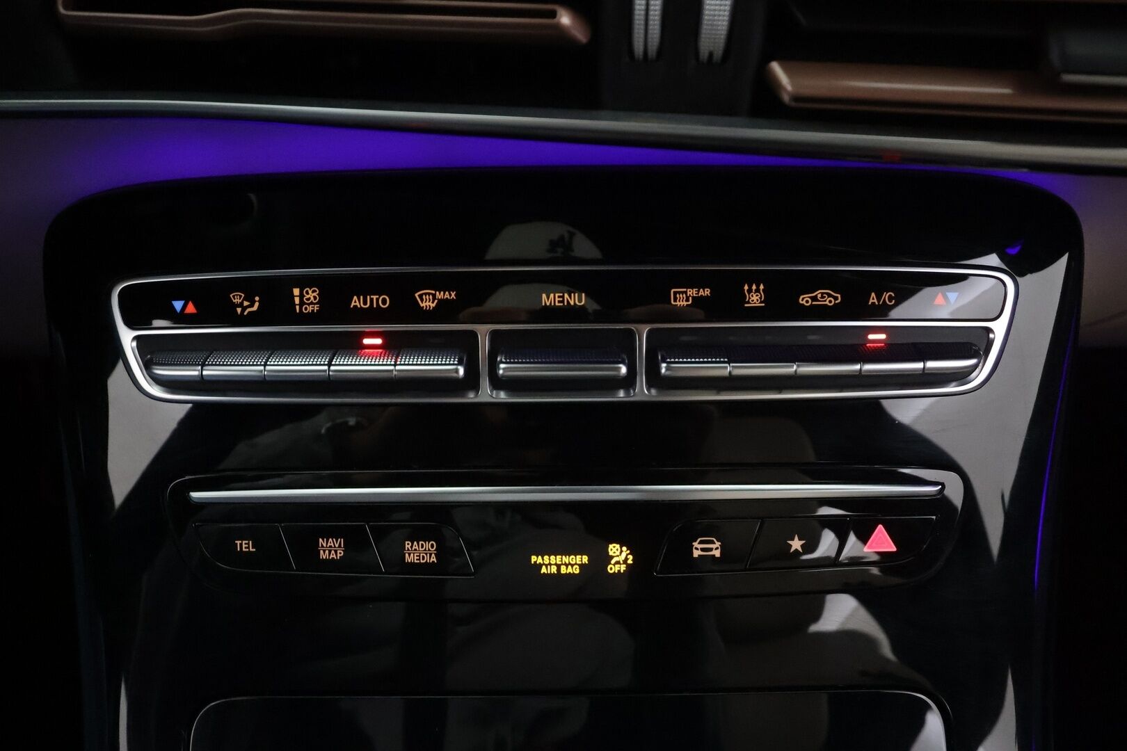 Mercedes-Benz EQC 2022 400 4MATIC Business AMG * Distronic+ / Multibeam-LED / KeyLess / Koukku / Lisälämmitin / Osasähköt / SporttiNahat * - Suomi-auto / Kahdet Renkaat / Akku kuntotarkastettu! 