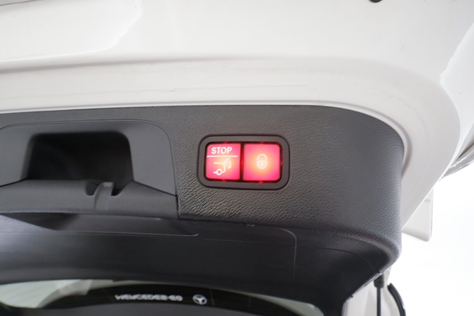 Mercedes-Benz EQC 2022 400 4MATIC Business AMG * Distronic+ / Multibeam-LED / KeyLess / Koukku / Lisälämmitin / Osasähköt / SporttiNahat * - Suomi-auto / Kahdet Renkaat / Akku kuntotarkastettu! - HULLUT AVAJAISHULINAT KORKOTARJOUS 3,29 %