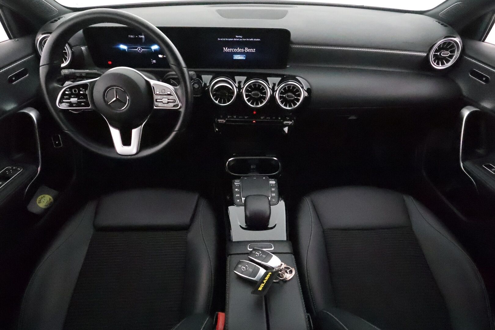 Mercedes-Benz A 2022 250 e A Business Edition **Distronic+ / Widescreen / LED / Navi / Puolinahat / P.kamera** - 1.Om Suomi-auto / Kahdet renkaat aluvanteilla