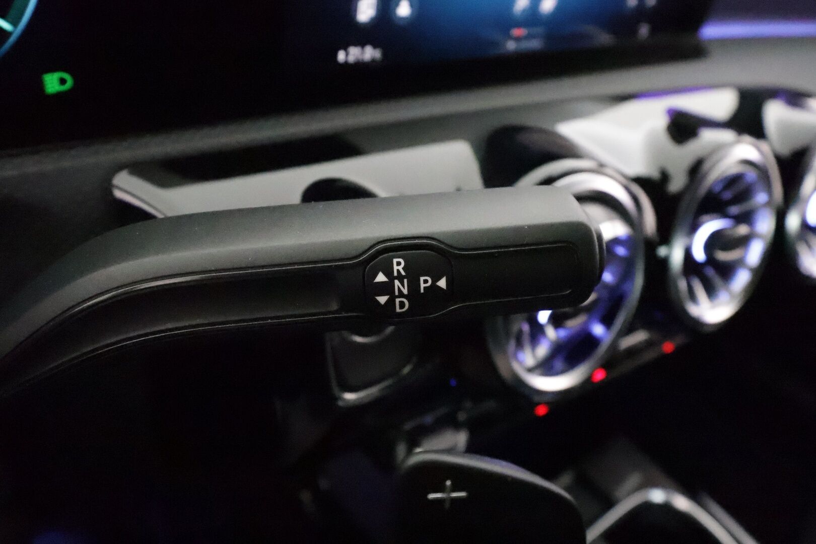 Mercedes-Benz A 2022 250 e A Business Edition **Distronic+ / Widescreen / LED / Navi / Puolinahat / P.kamera** - 1.Om Suomi-auto / Kahdet renkaat aluvanteilla