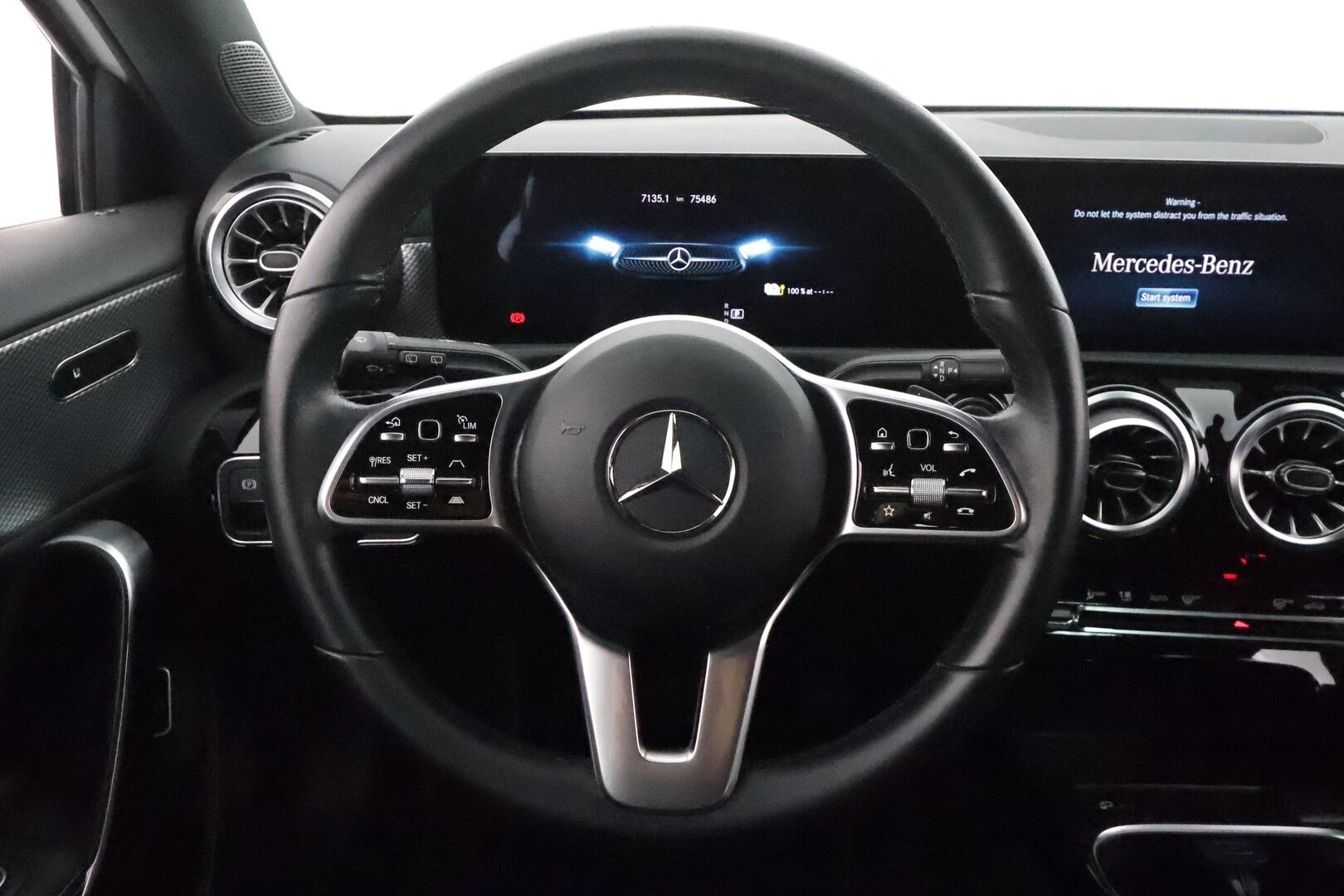 Mercedes-Benz A 2022 250 e A Business Edition **Distronic+ / Widescreen / LED / Navi / Puolinahat / P.kamera** - 1.Om Suomi-auto / Kahdet renkaat aluvanteilla