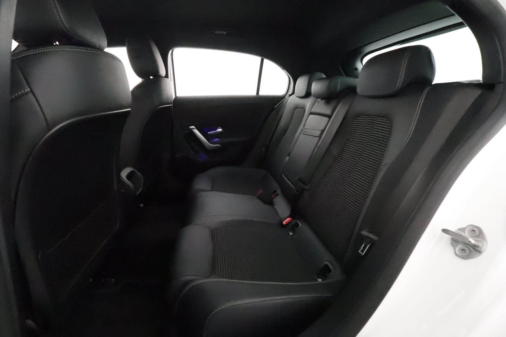 Mercedes-Benz A 2022 250 e A Business Edition **Distronic+ / Widescreen / LED / Navi / Puolinahat / P.kamera** - 1.Om Suomi-auto / Kahdet renkaat aluvanteilla