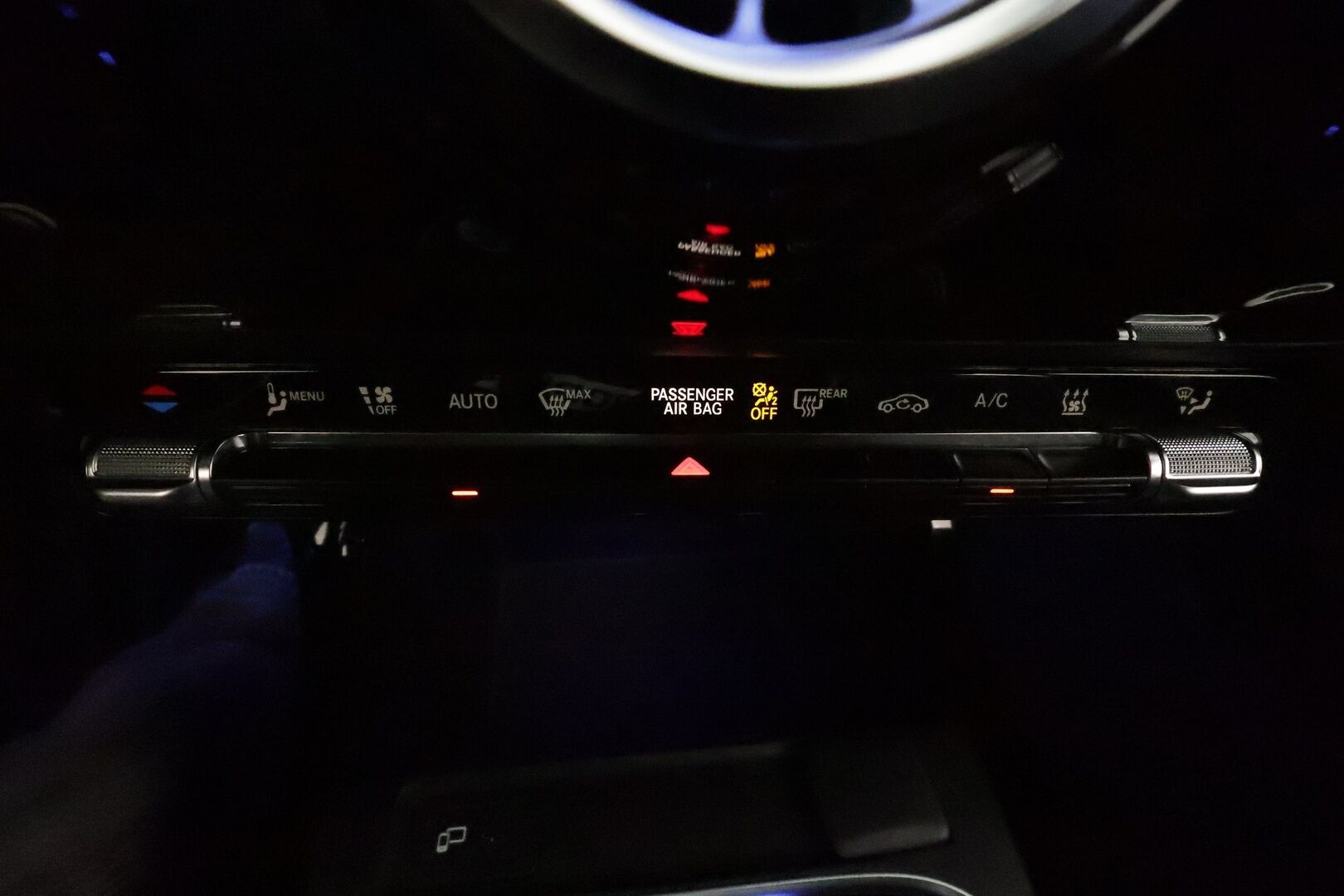 Mercedes-Benz A 2022 250 e A Business Edition **Distronic+ / Widescreen / LED / Navi / Puolinahat / P.kamera** - 1.Om Suomi-auto / Kahdet renkaat aluvanteilla