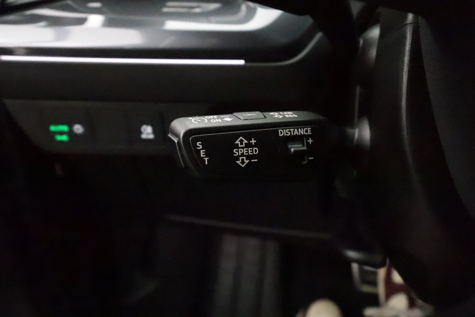 Audi Q4 e-tron 2022 Edition 40 e-tron - | ACC | ILP | Puolinahat | S-Line sisäpaketti | Sporttipenkit | P.kamera | Navi | Keyless | LED | Merkkihuollot | 1-om suomiauto | 2x renkaat aluin |