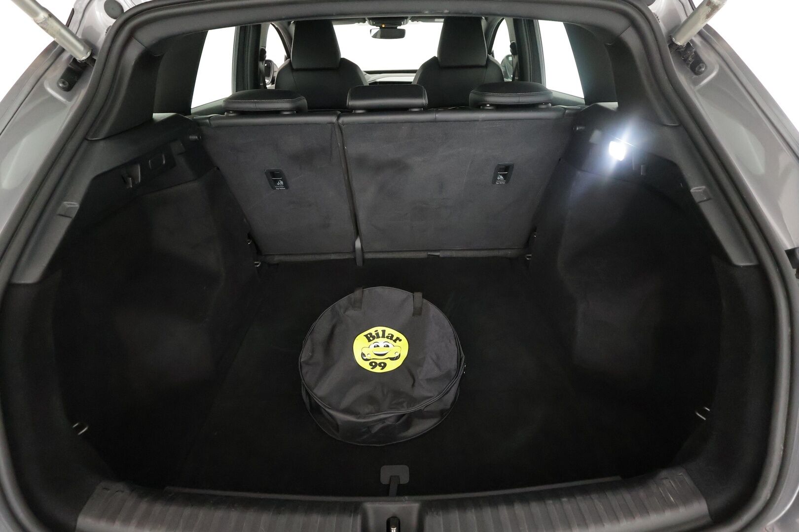 Audi Q4 e-tron 2022 Edition 40 e-tron - | ACC | ILP | Puolinahat | S-Line sisäpaketti | Sporttipenkit | P.kamera | Navi | Keyless | LED | Merkkihuollot | 1-om suomiauto | 2x renkaat aluin |