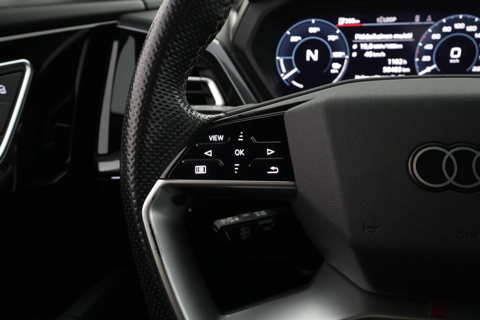 Audi Q4 e-tron 2022 Edition 40 e-tron - | ACC | ILP | Puolinahat | S-Line sisäpaketti | Sporttipenkit | P.kamera | Navi | Keyless | LED | Merkkihuollot | 1-om suomiauto | 2x renkaat aluin |