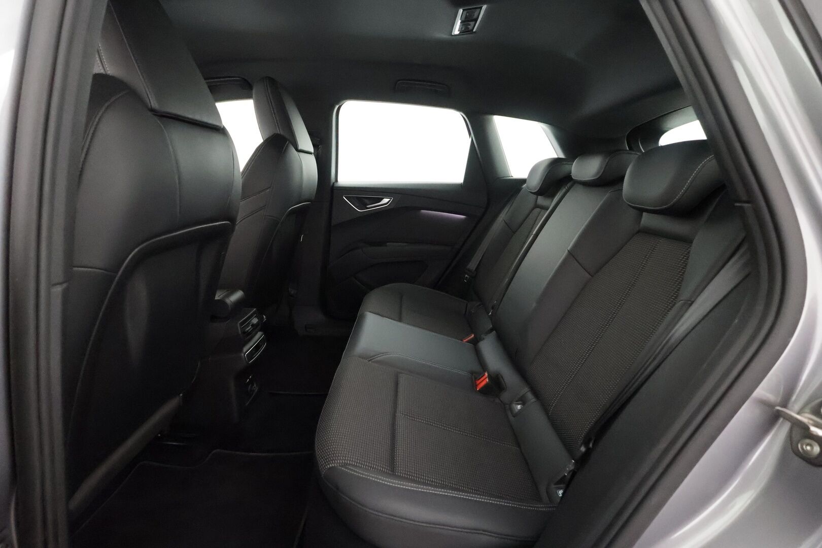 Audi Q4 e-tron 2022 Edition 40 e-tron - | ACC | ILP | Puolinahat | S-Line sisäpaketti | Sporttipenkit | P.kamera | Navi | Keyless | LED | Merkkihuollot | 1-om suomiauto | 2x renkaat aluin |