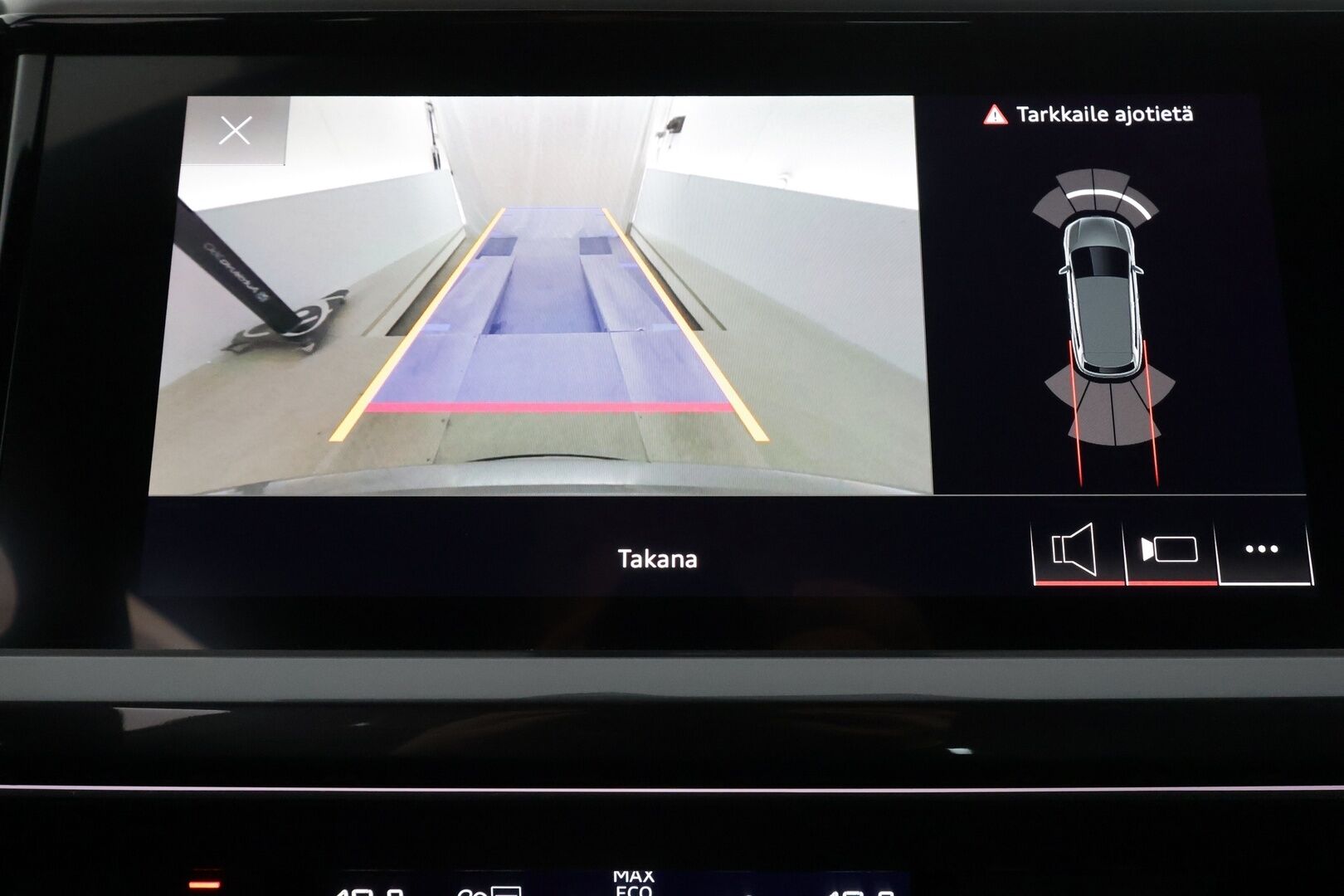 Audi Q4 e-tron 2022 Edition 40 e-tron - | ACC | ILP | Puolinahat | S-Line sisäpaketti | Sporttipenkit | P.kamera | Navi | Keyless | LED | Merkkihuollot | 1-om suomiauto | 2x renkaat aluin |